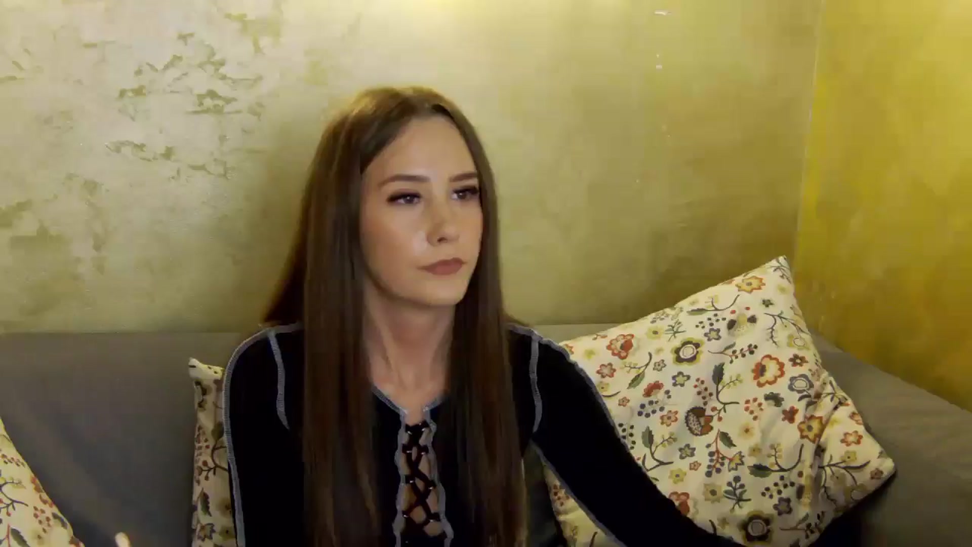 Gallery image thumbnail from Radiance's myfreecams stream on, 10/17/2024, 18:47 image 18 of 20