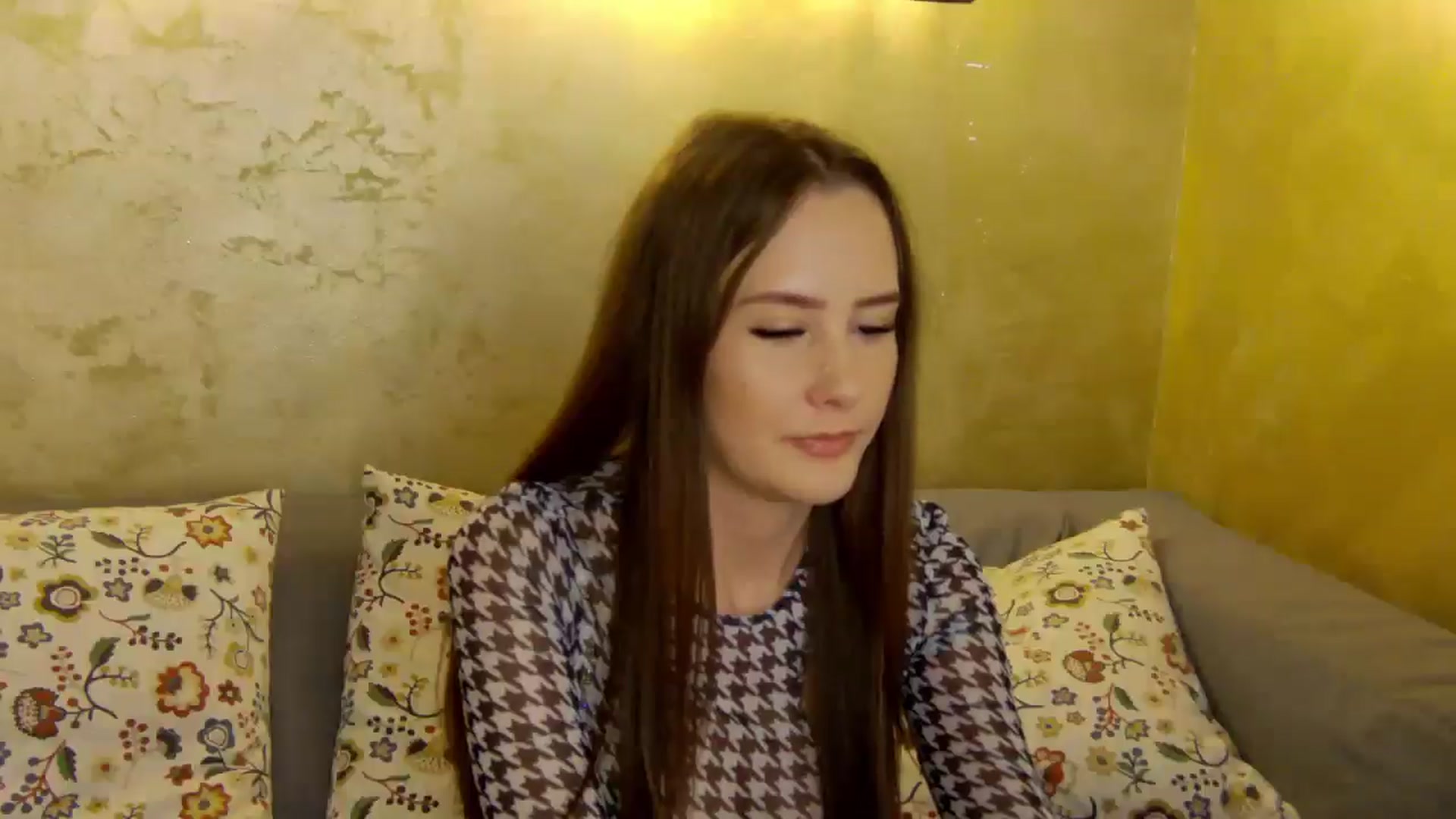 Gallery image thumbnail from Radiance's myfreecams stream on, 10/20/2024, 16:57 image 7 of 20