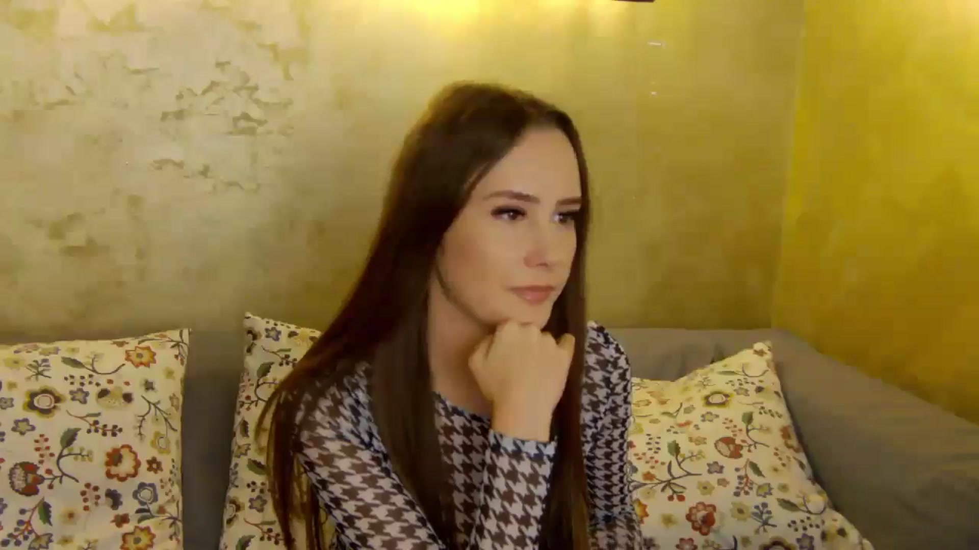 Gallery image thumbnail from Radiance's myfreecams stream on, 10/20/2024, 16:57 image 8 of 20