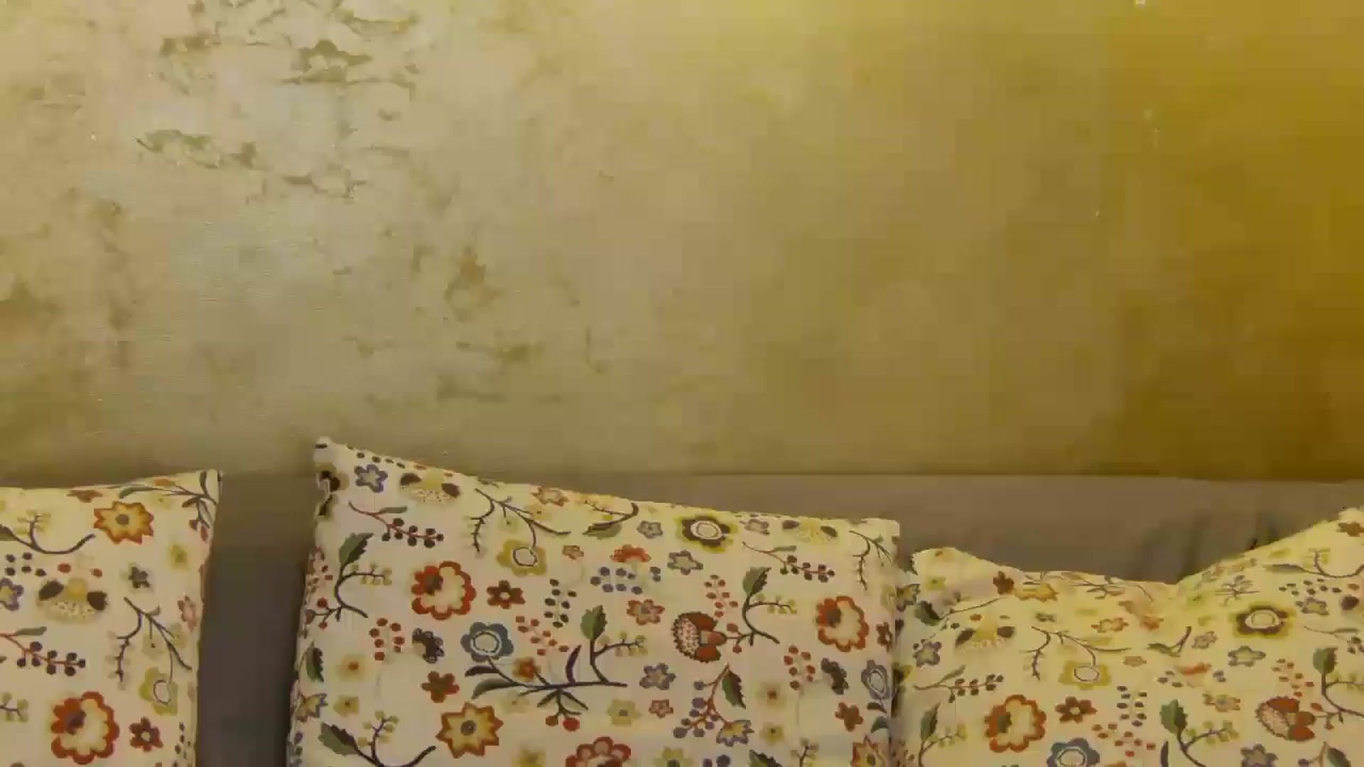 Gallery image thumbnail from Radiance's myfreecams stream on, 10/20/2024, 17:23 image 14 of 20