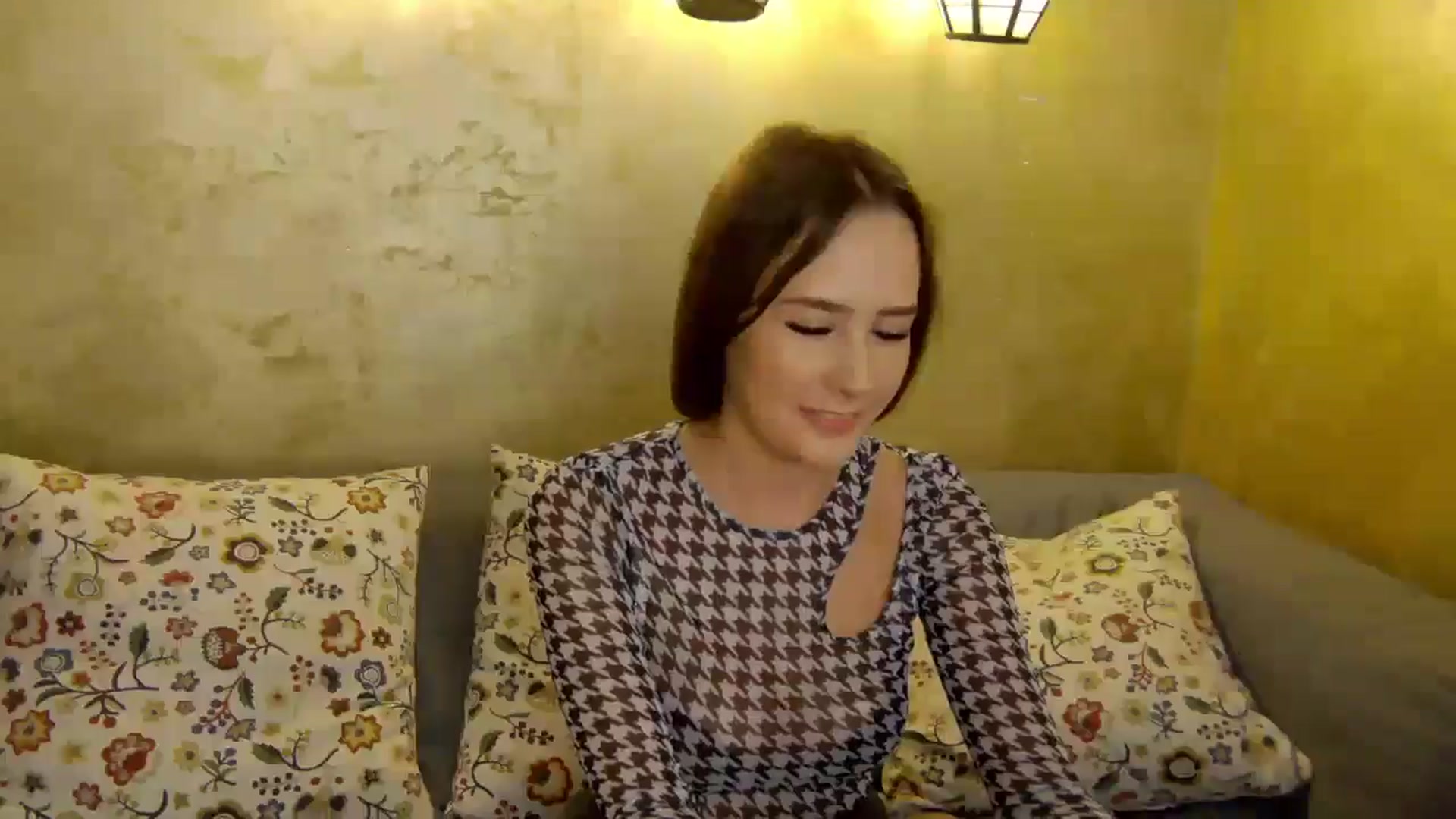 Gallery image thumbnail from Radiance's myfreecams stream on, 10/20/2024, 17:23 image 7 of 20