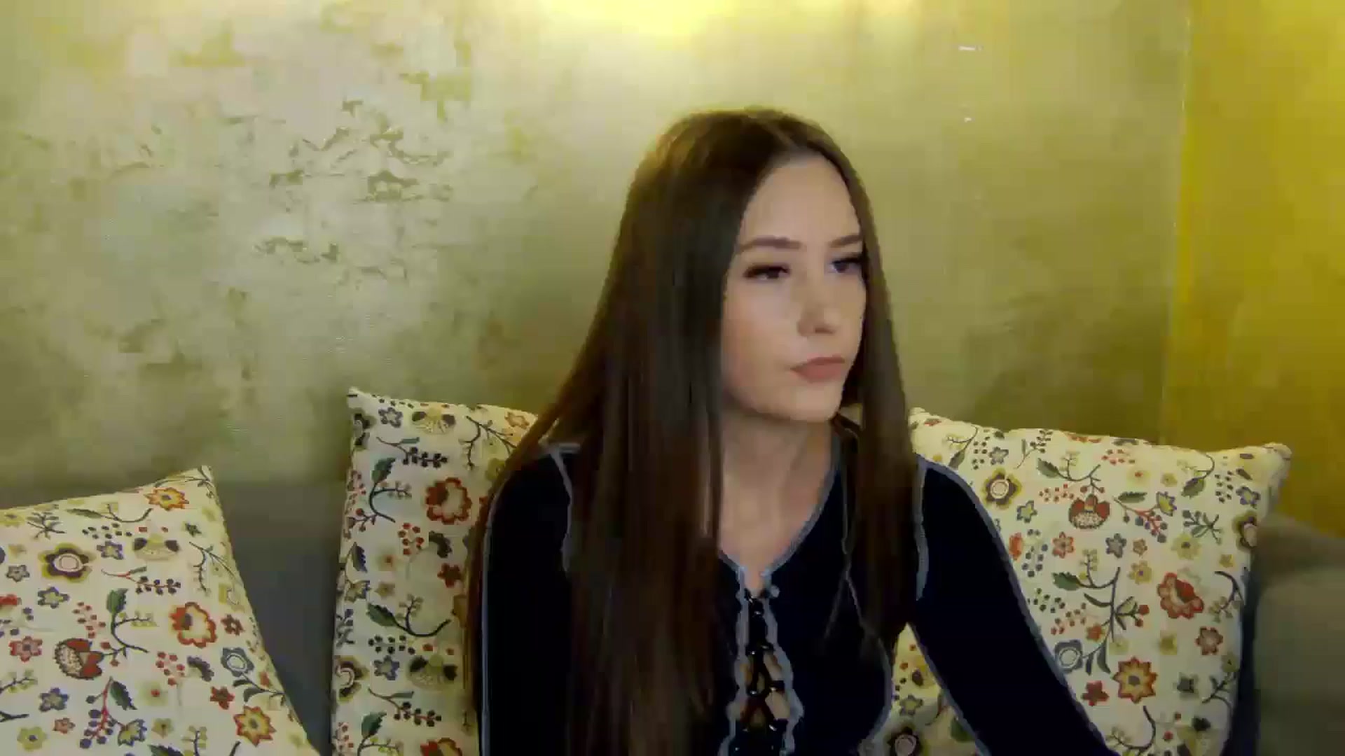 Gallery image thumbnail from Radiance's myfreecams stream on, 10/22/2024, 13:22 image 16 of 20