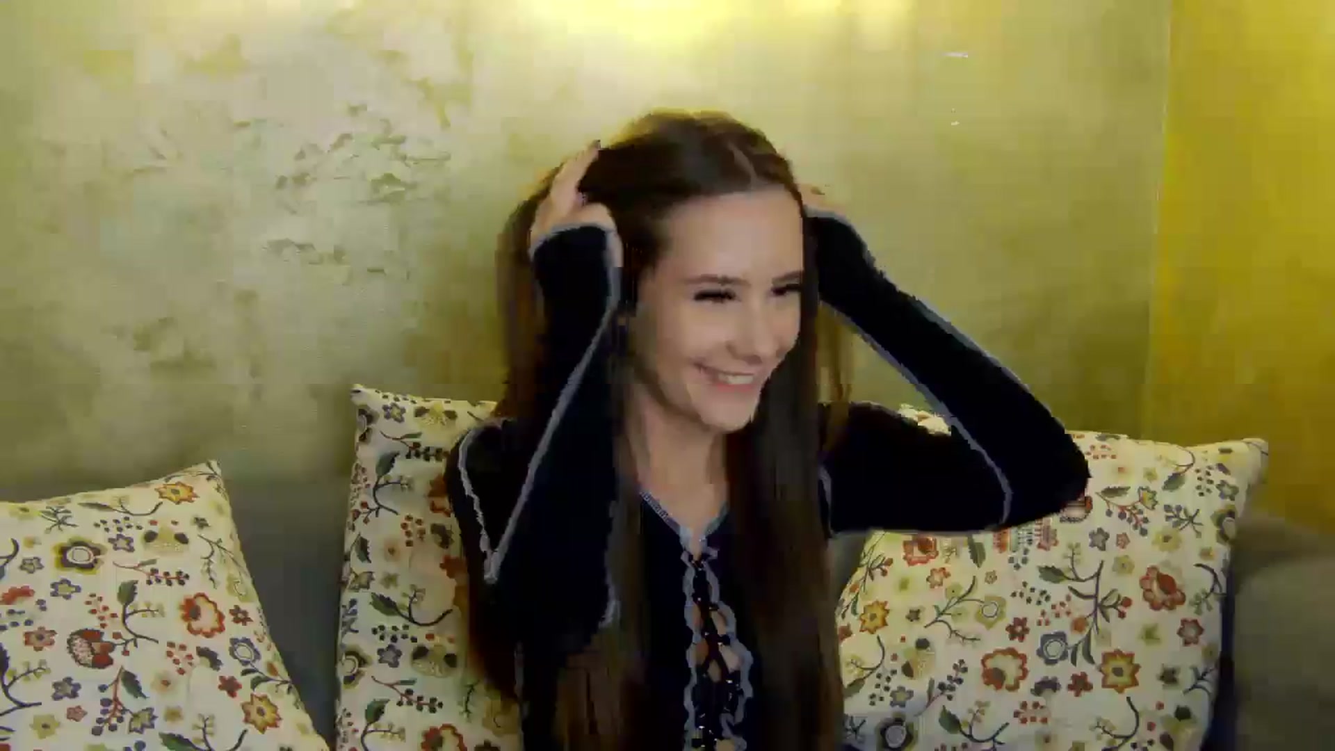 Gallery image thumbnail from Radiance's myfreecams stream on, 10/22/2024, 13:22 image 11 of 20