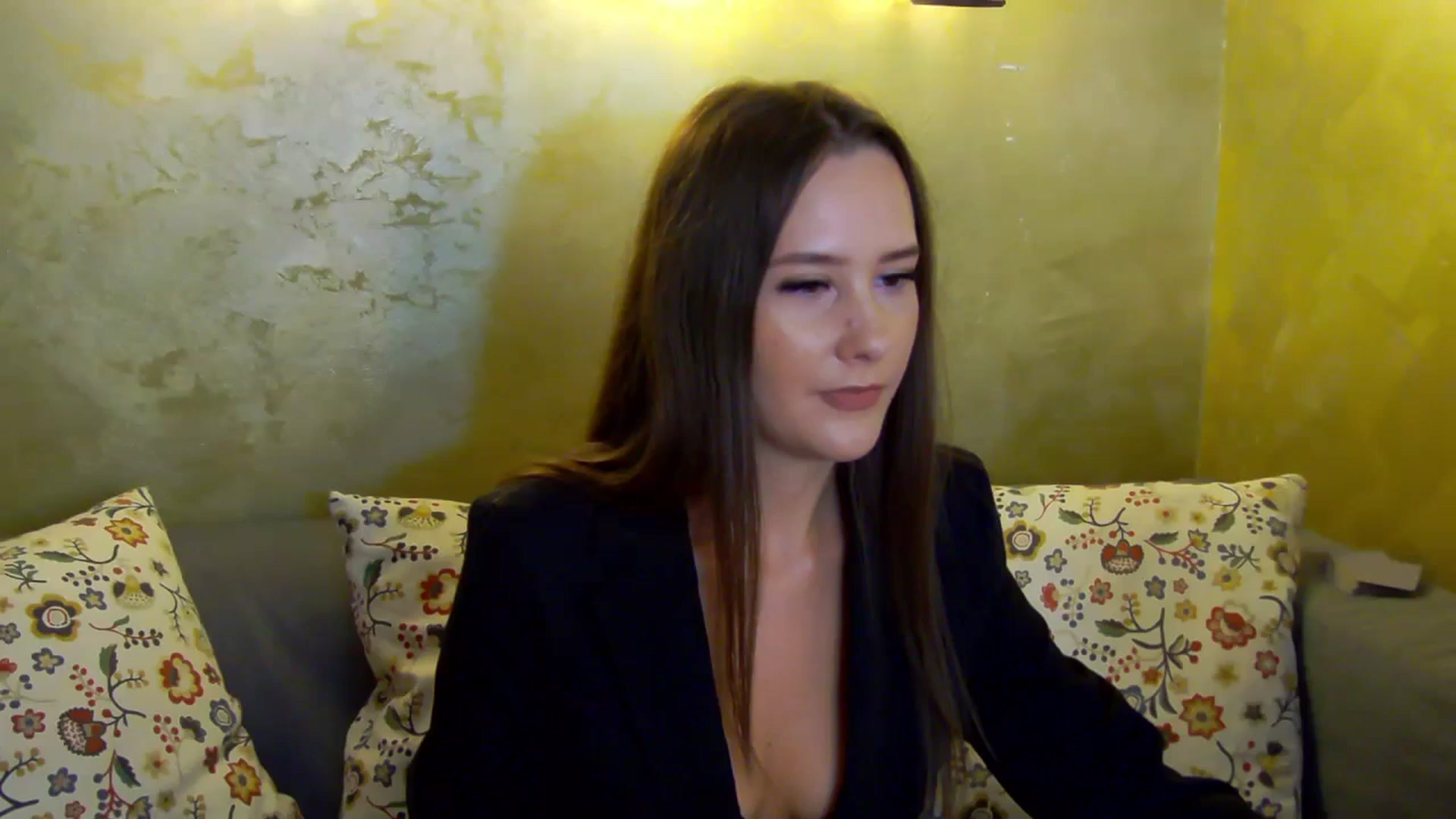 Gallery image thumbnail from Radiance's myfreecams stream on, 10/23/2024, 14:46 image 10 of 20