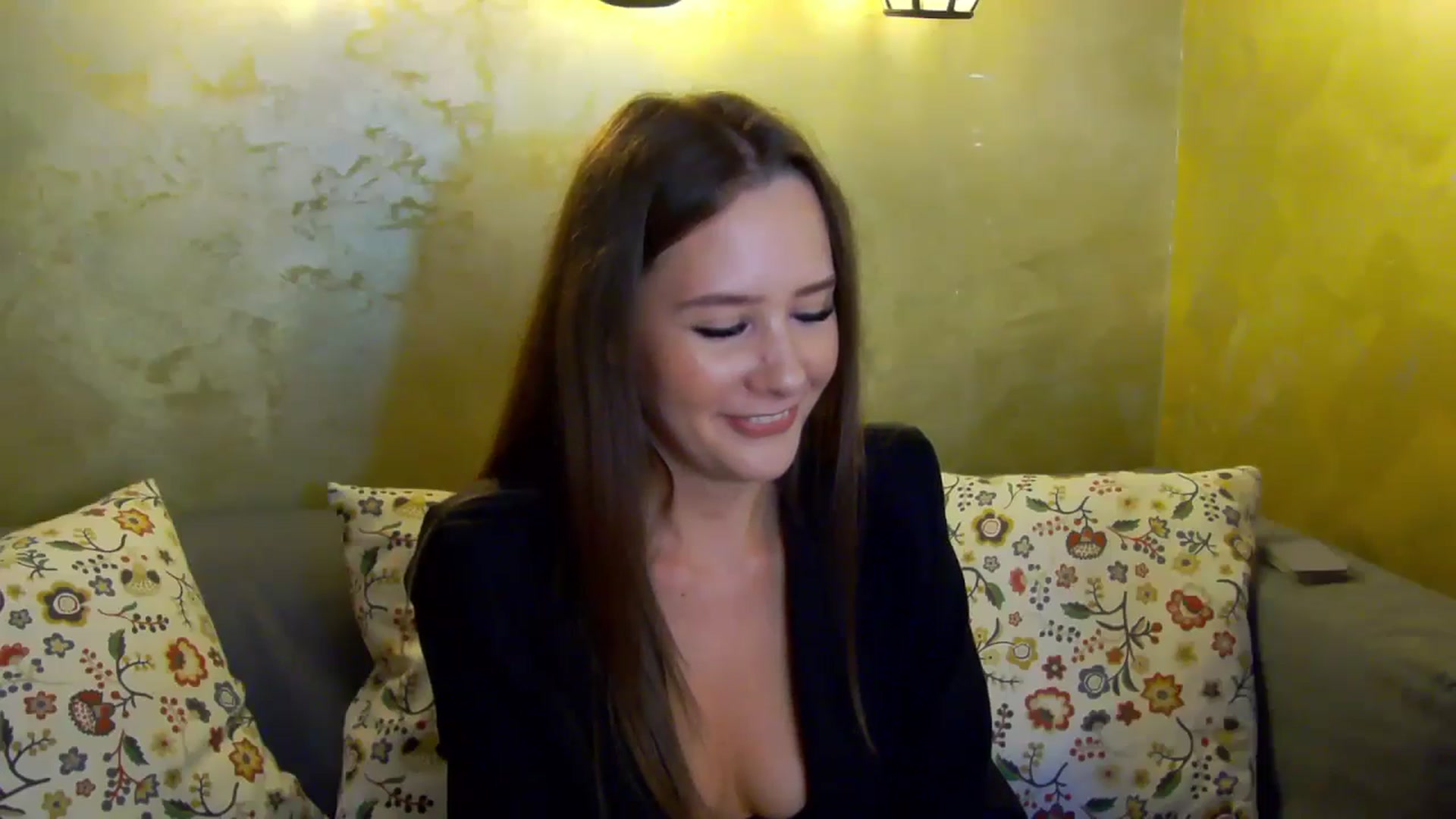 Gallery image thumbnail from Radiance's myfreecams stream on, 10/23/2024, 14:46 image 15 of 20