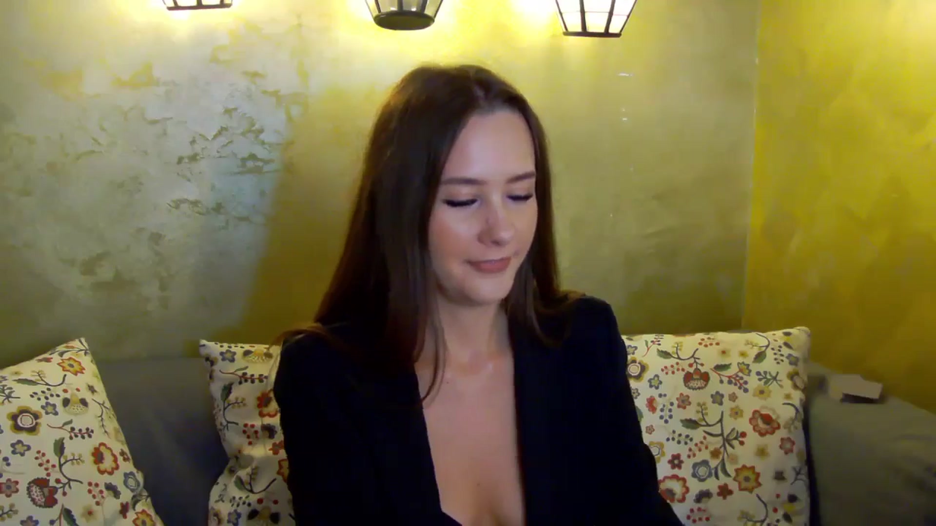 Gallery image thumbnail from Radiance's myfreecams stream on, 10/23/2024, 14:46 image 6 of 20