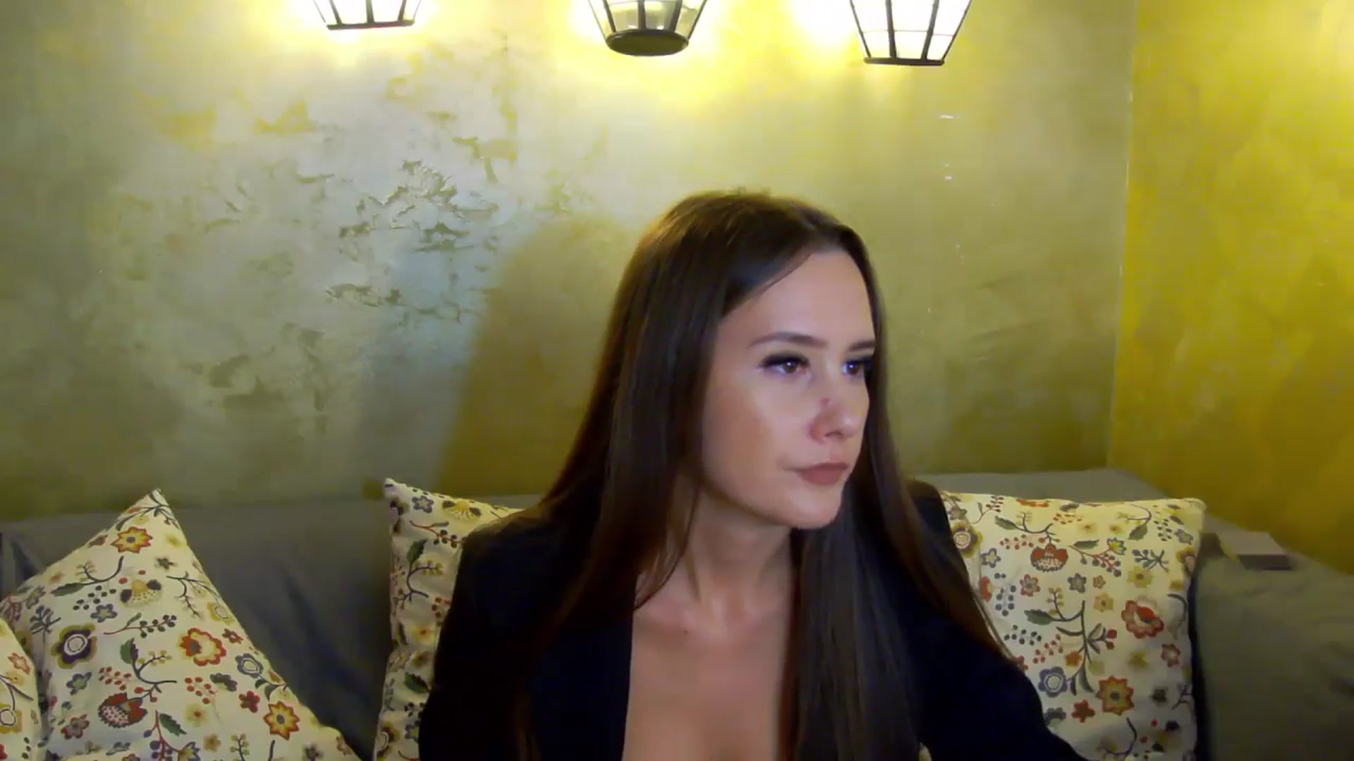 Gallery image thumbnail from Radiance's myfreecams stream on, 10/23/2024, 17:31 image 3 of 20