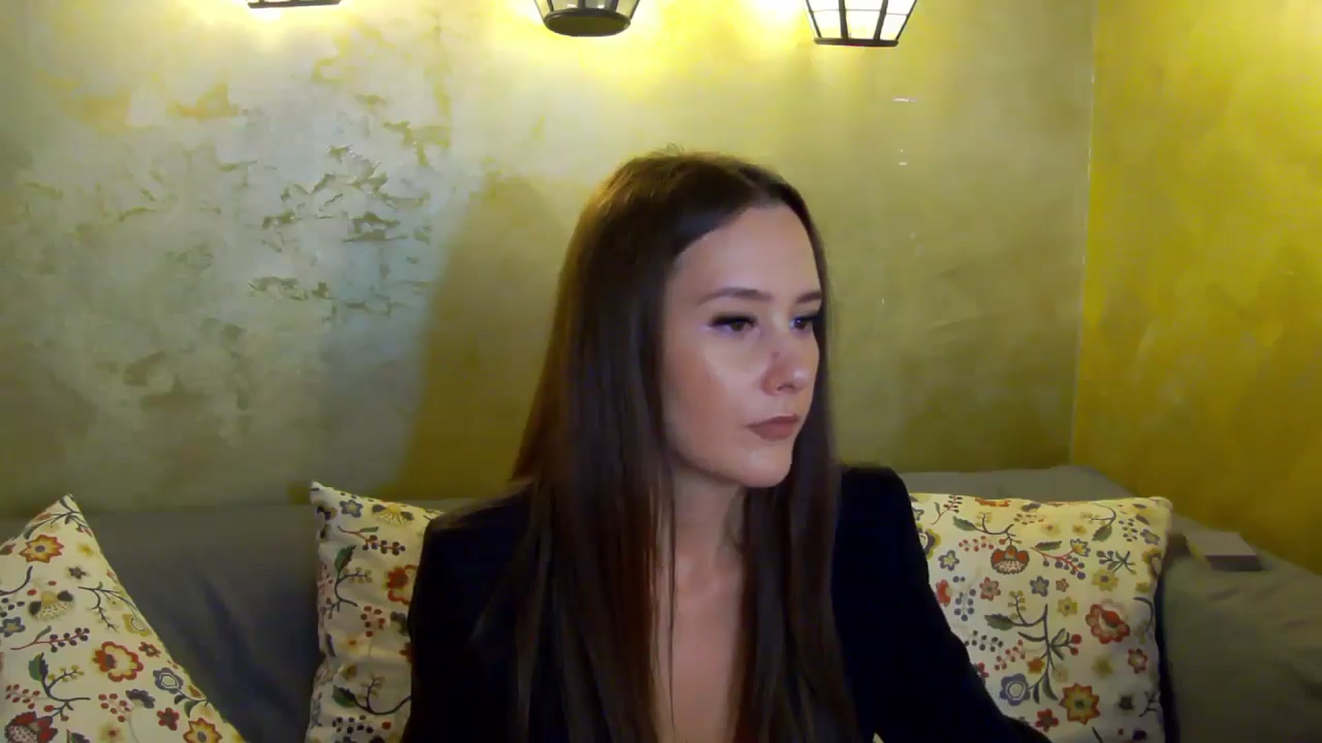 Gallery image thumbnail from Radiance's myfreecams stream on, 10/23/2024, 17:31 image 9 of 20