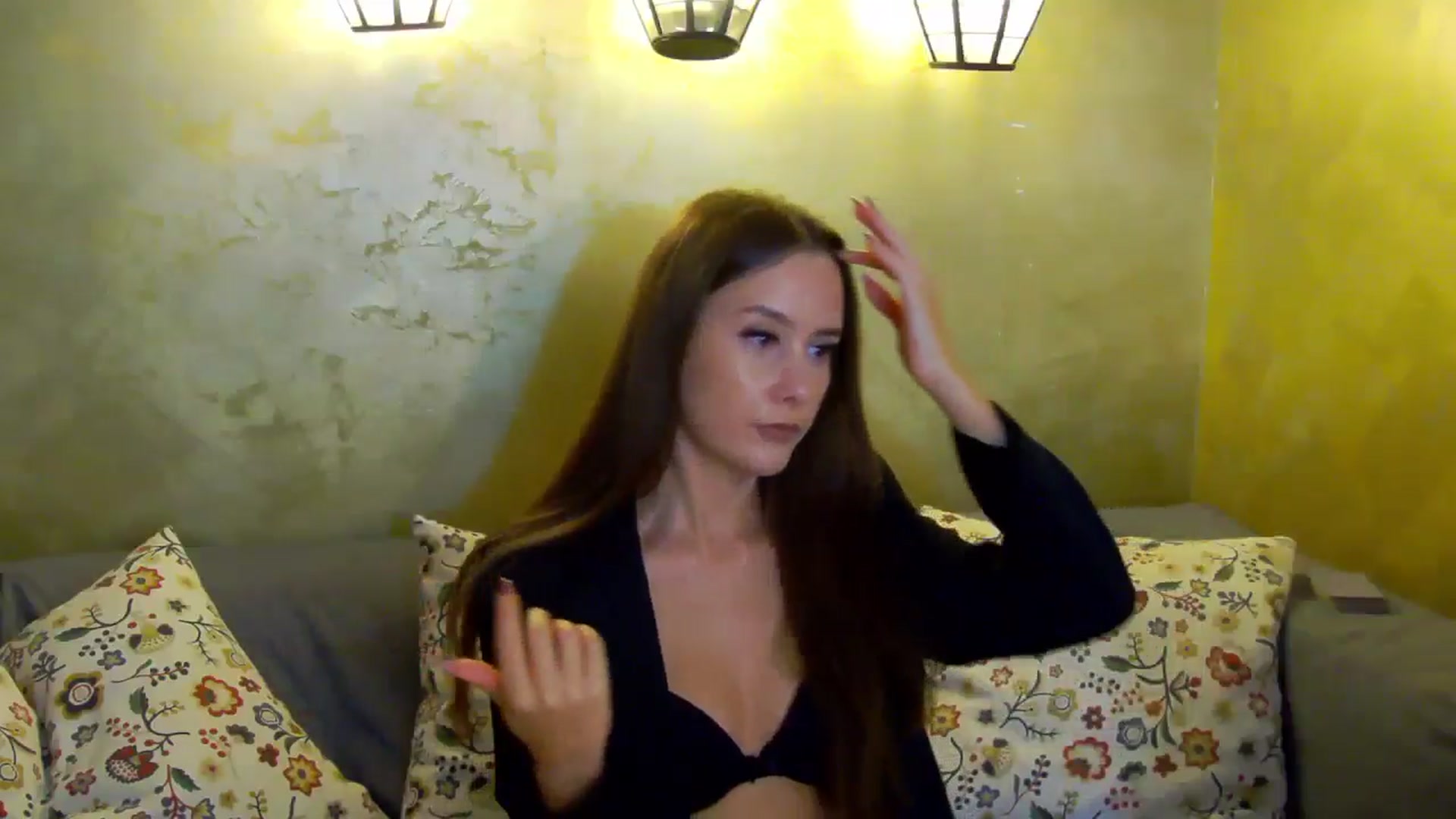 Gallery image thumbnail from Radiance's myfreecams stream on, 10/23/2024, 17:31 image 2 of 20