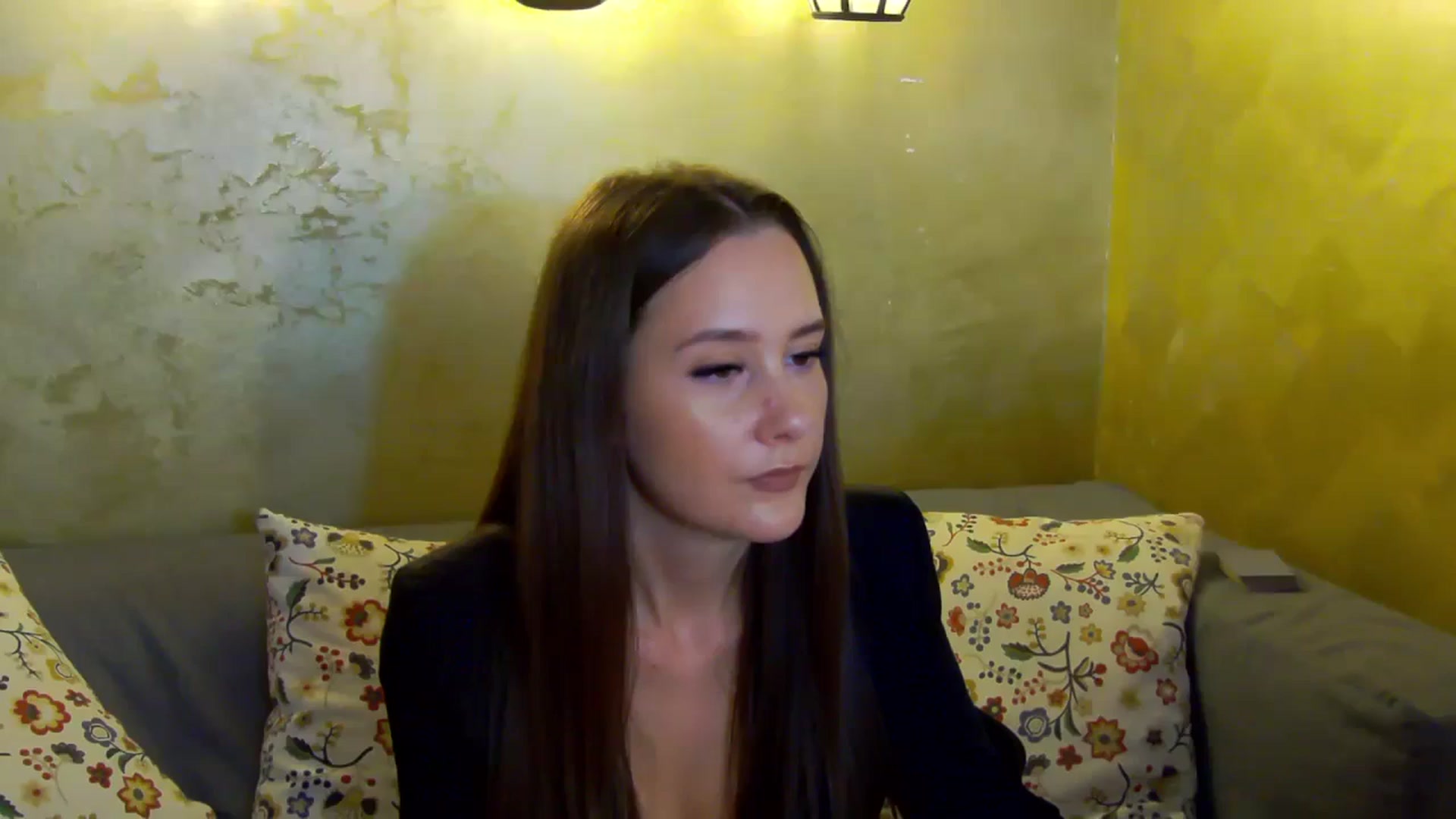 Gallery image thumbnail from Radiance's myfreecams stream on, 10/23/2024, 18:14 image 1 of 20