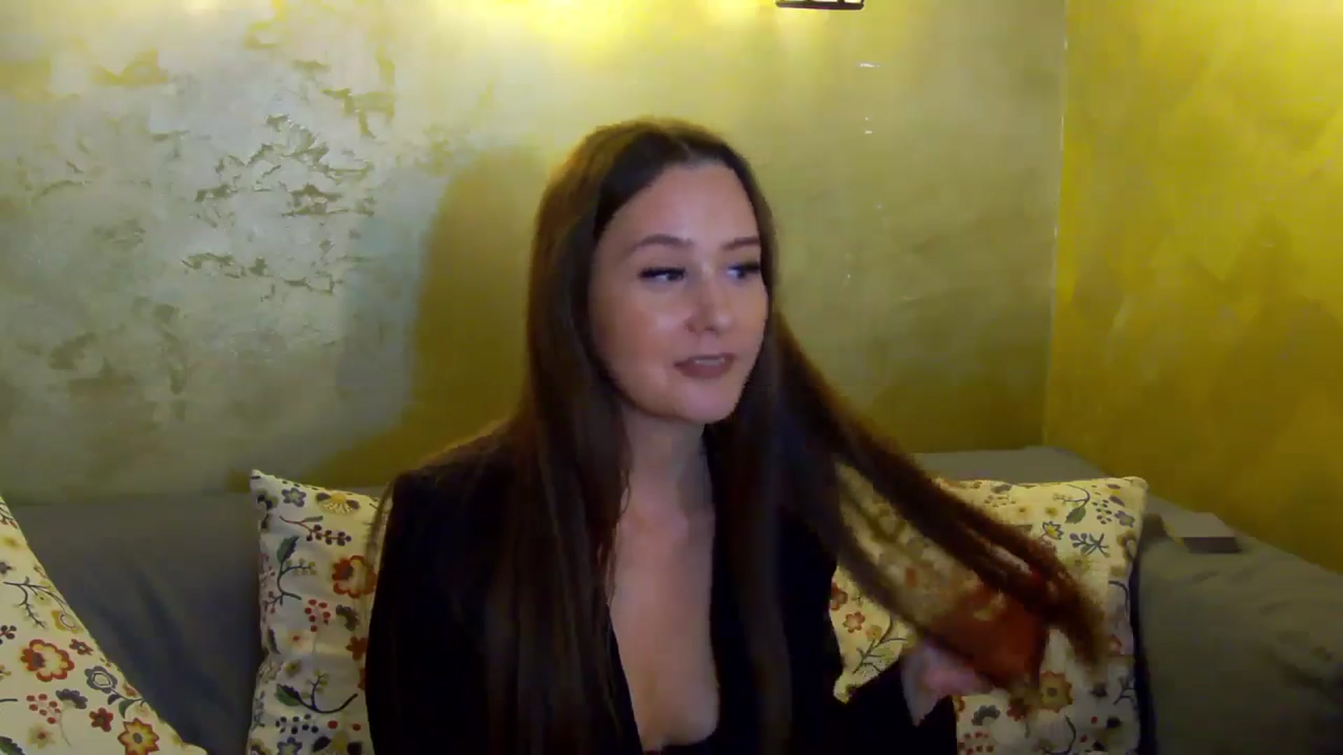 Gallery image thumbnail from Radiance's myfreecams stream on, 10/23/2024, 18:14 image 17 of 20