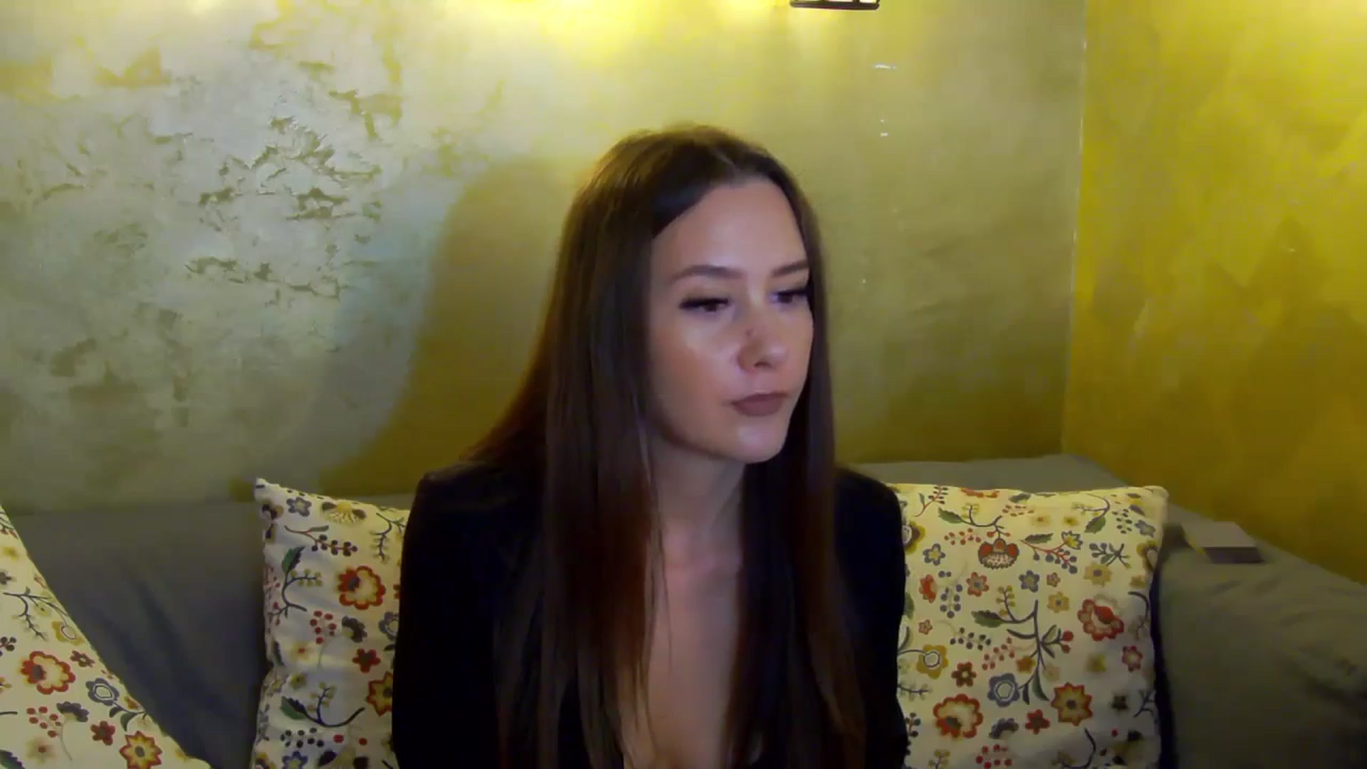 Gallery image thumbnail from Radiance's myfreecams stream on, 10/23/2024, 18:14 image 12 of 20