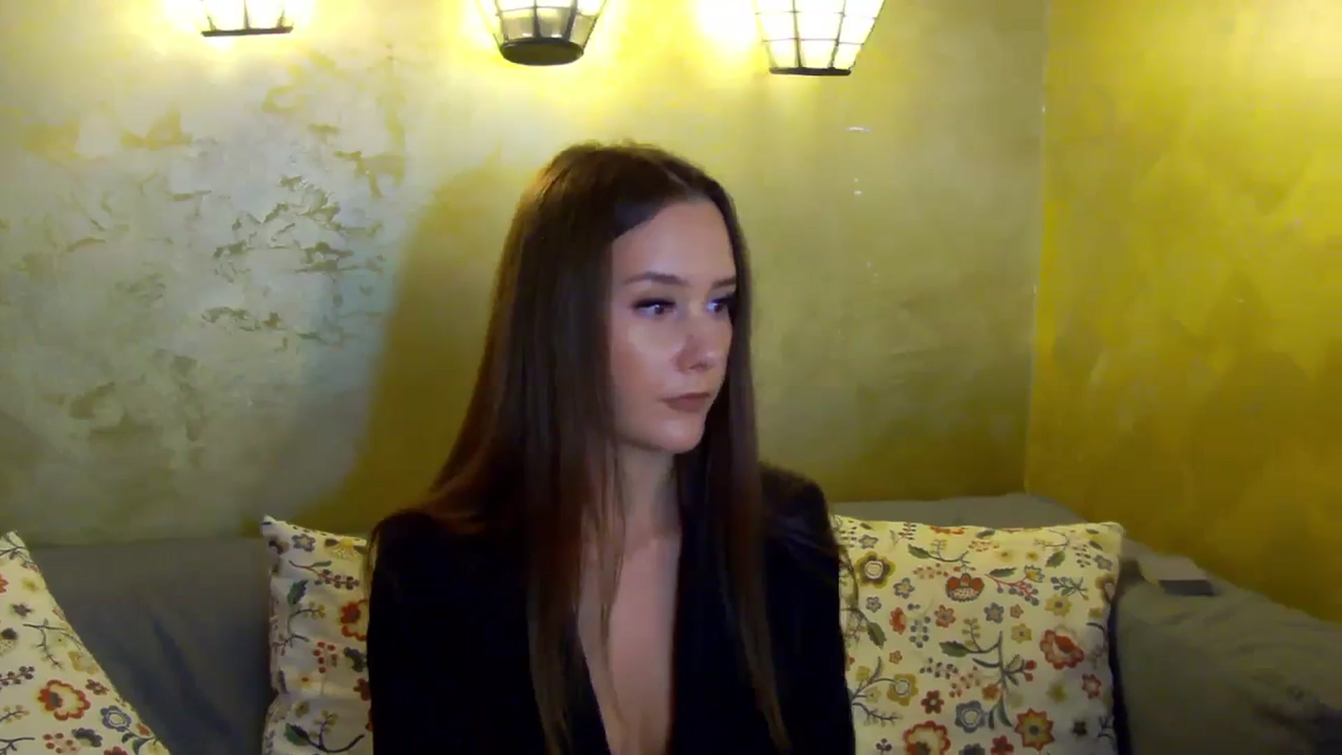 Gallery image thumbnail from Radiance's myfreecams stream on, 10/23/2024, 18:14 image 8 of 20
