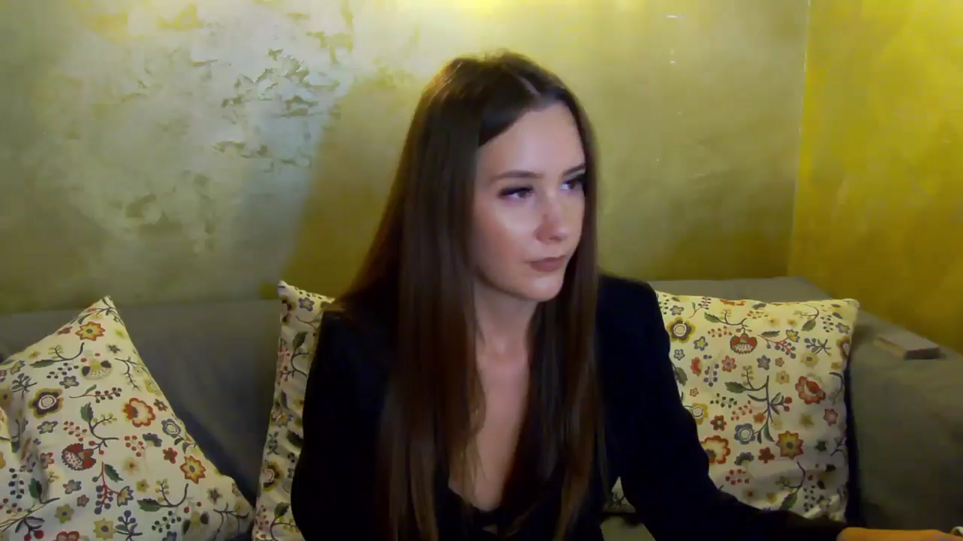 Gallery image thumbnail from Radiance's myfreecams stream on, 10/23/2024, 19:30 image 18 of 20