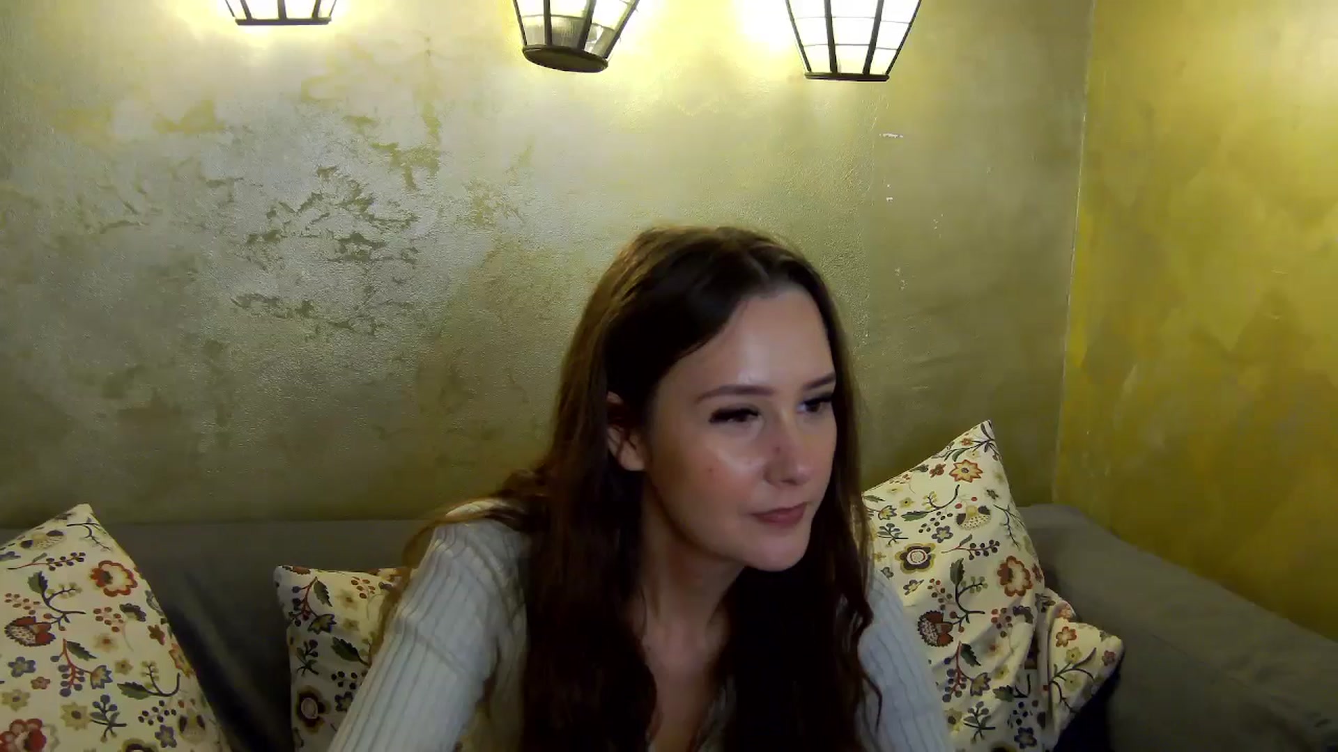 Gallery image thumbnail from Radiance's myfreecams stream on, 10/26/2024, 18:39 image 7 of 20
