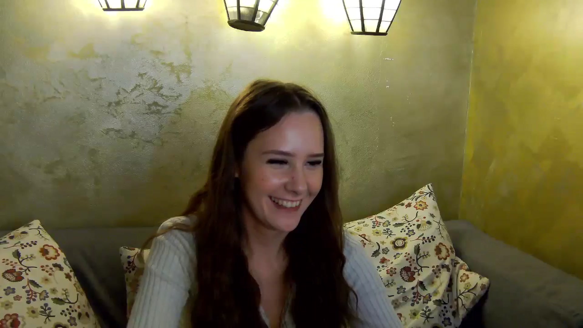 Gallery image thumbnail from Radiance's myfreecams stream on, 10/26/2024, 18:39 image 8 of 20