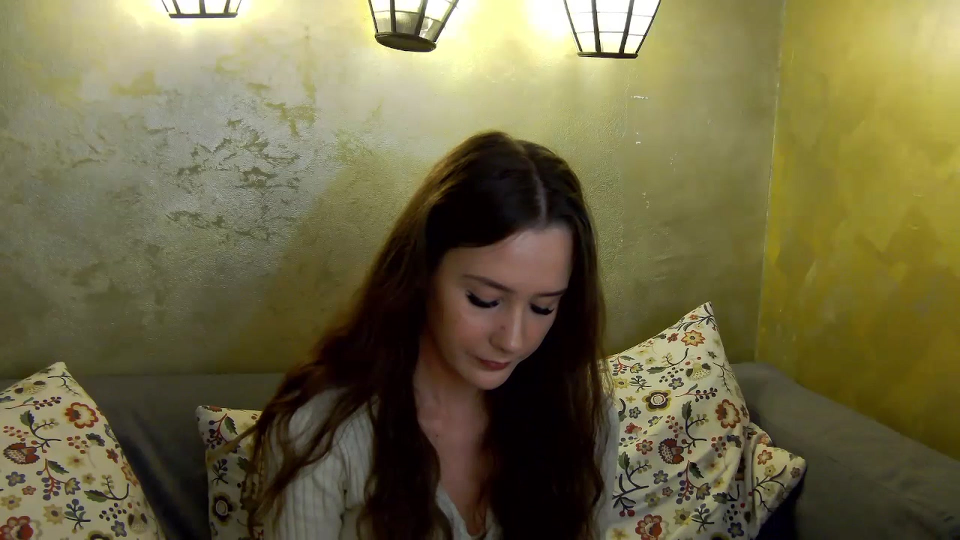 Gallery image thumbnail from Radiance's myfreecams stream on, 10/26/2024, 18:39 image 17 of 20