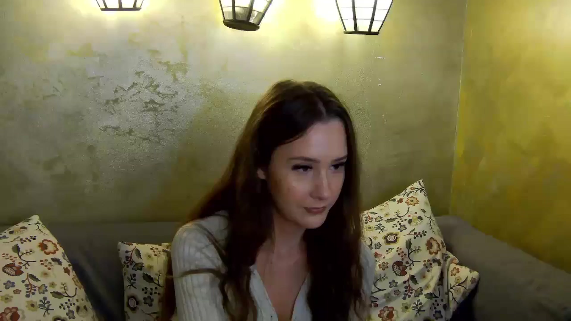 Gallery image thumbnail from Radiance's myfreecams stream on, 10/26/2024, 18:39 image 1 of 20