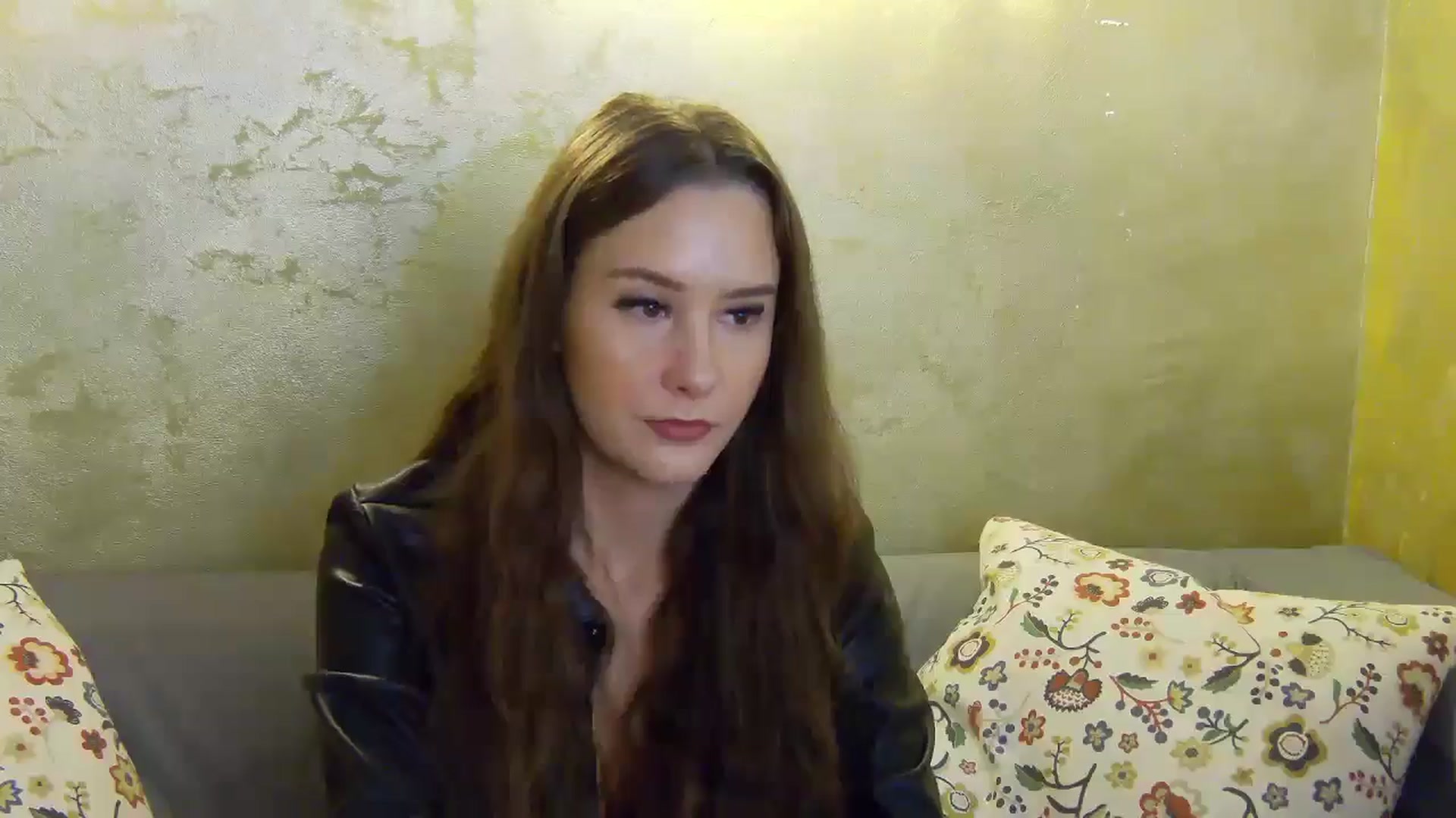Gallery image thumbnail from Radiance's myfreecams stream on, 10/27/2024, 15:21 image 15 of 20