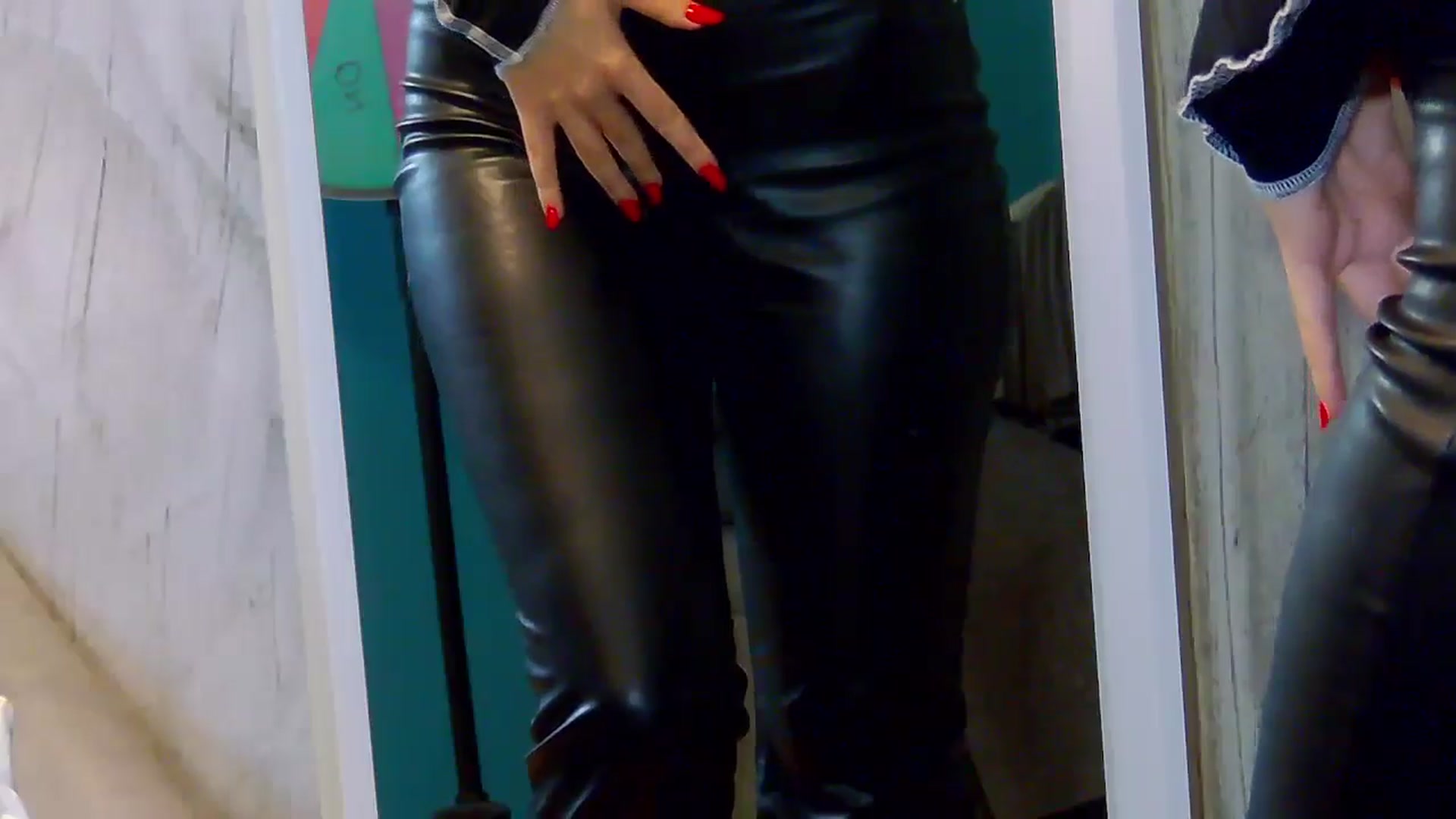 Gallery image thumbnail from Radiance's myfreecams stream on, 11/06/2024, 16:26 image 11 of 20