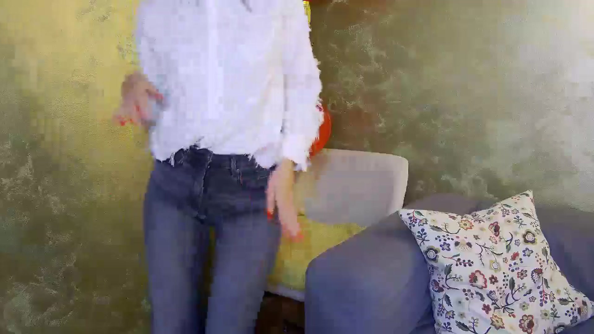 Gallery image thumbnail from Radiance's myfreecams stream on, 11/17/2024, 18:04 image 4 of 20