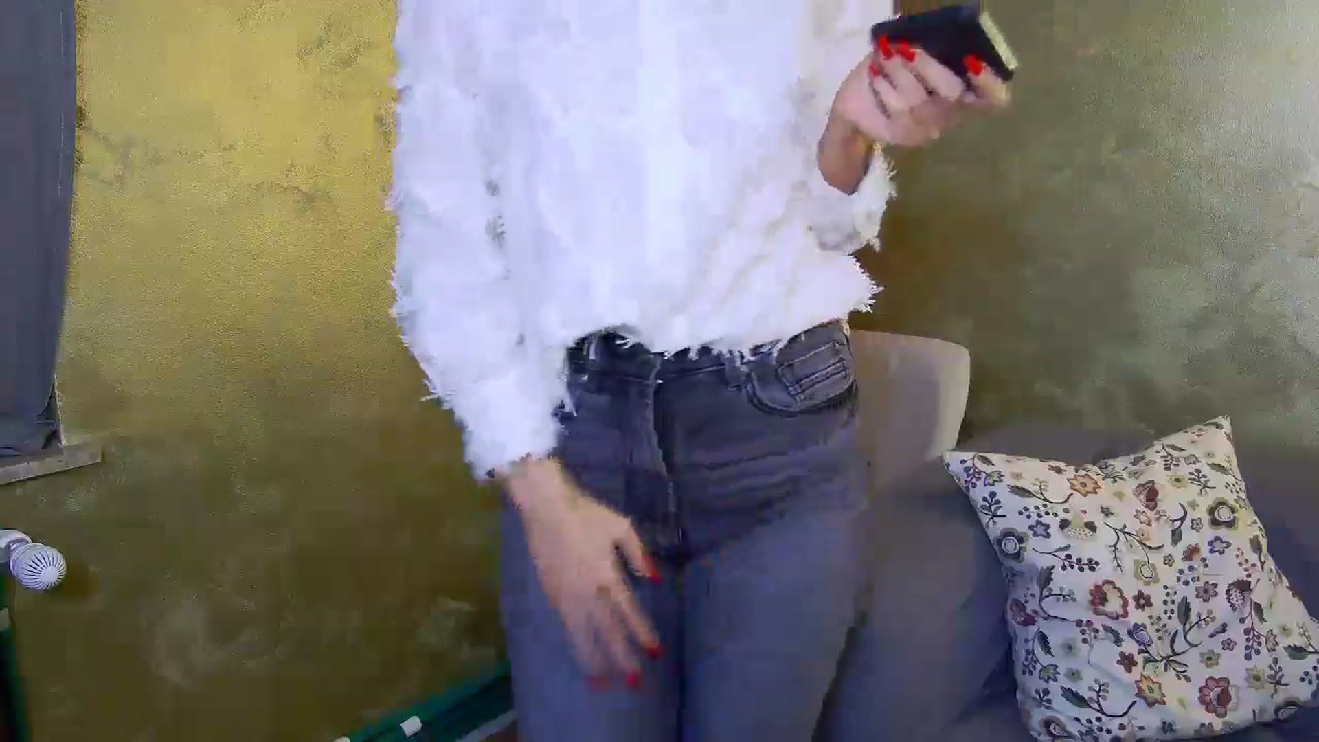 Gallery image thumbnail from Radiance's myfreecams stream on, 11/17/2024, 18:59 image 16 of 20