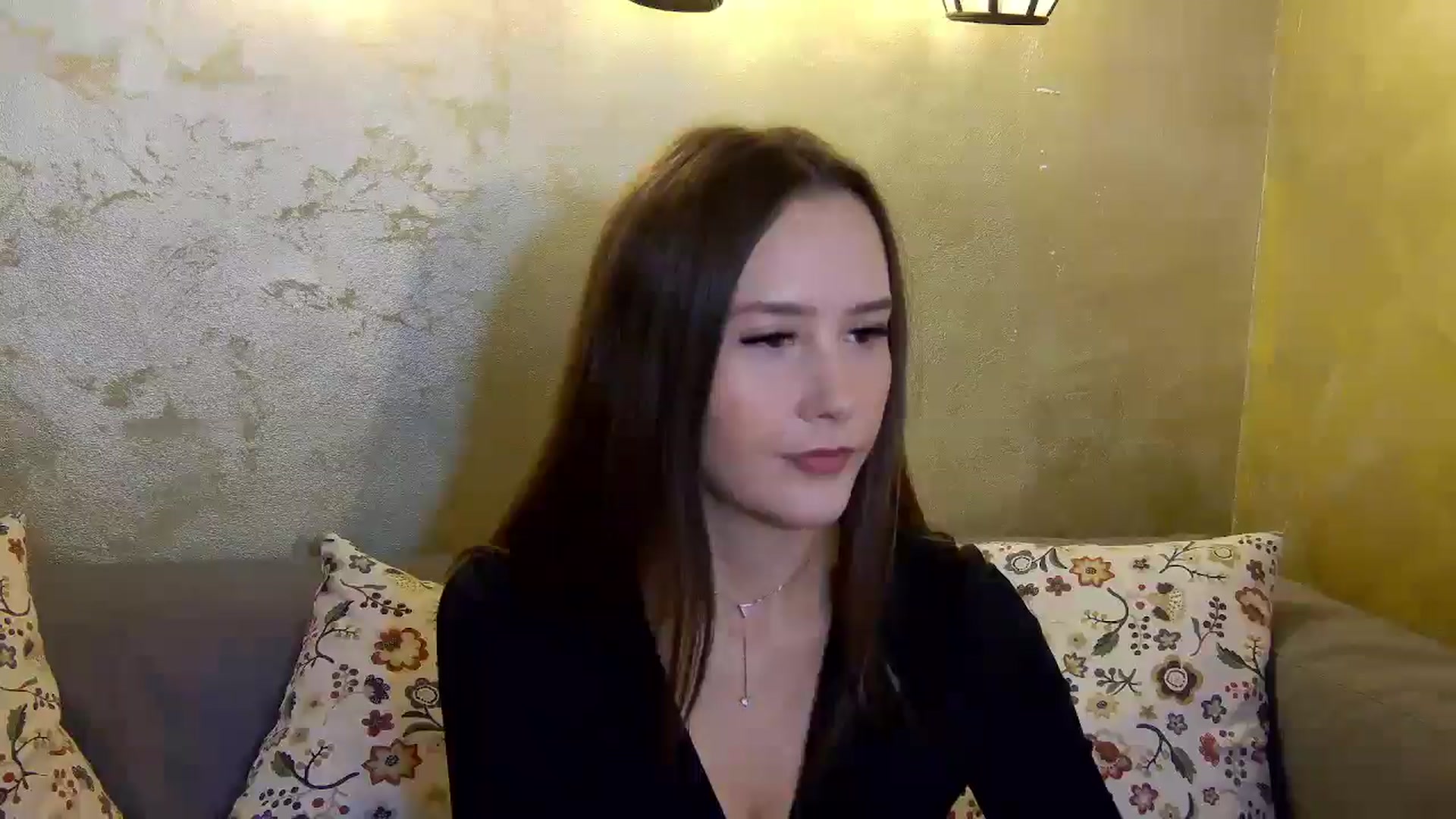 Gallery image thumbnail from Radiance's myfreecams stream on, 11/18/2024, 14:23 image 11 of 20