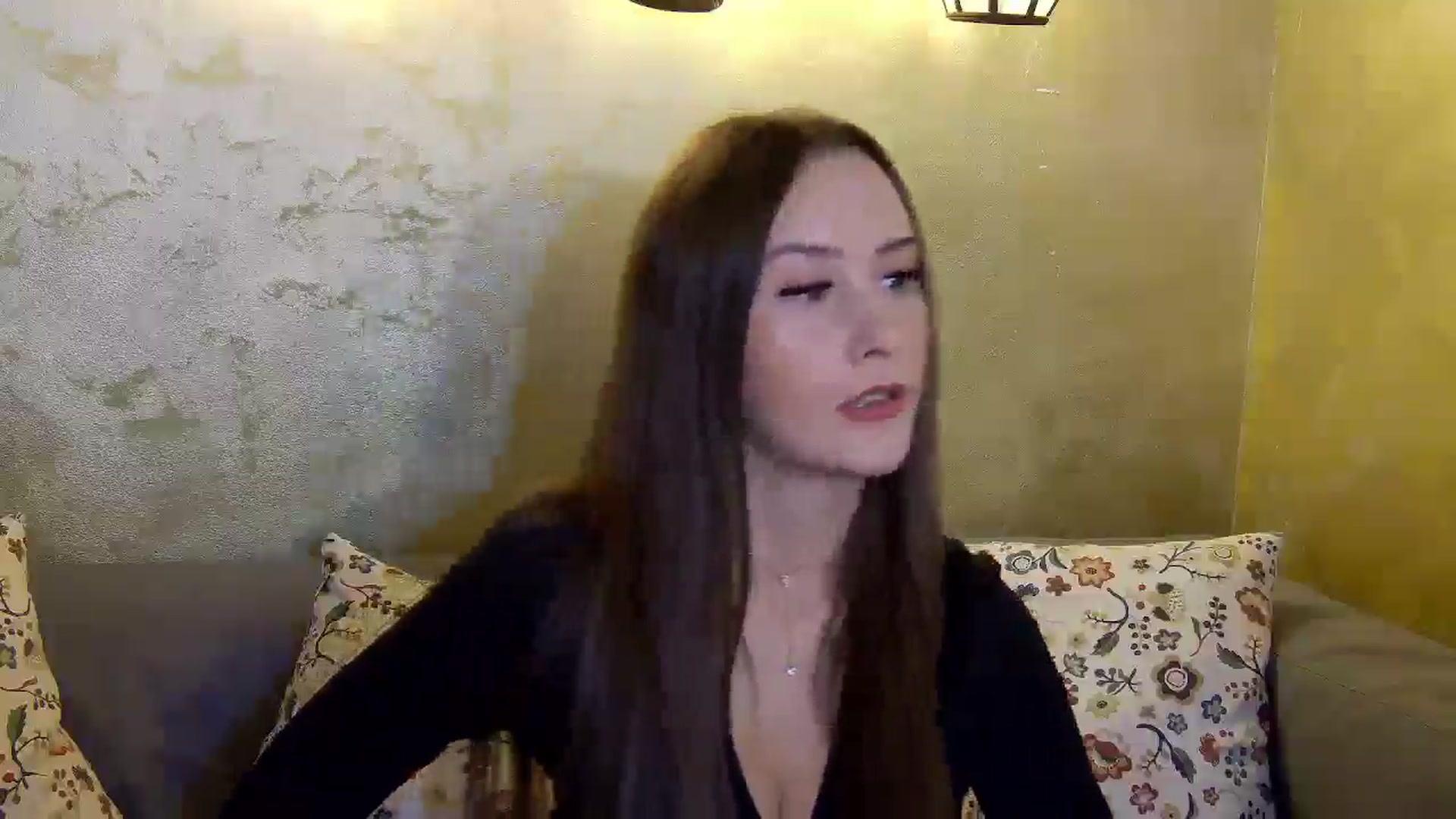 Gallery image thumbnail from Radiance's myfreecams stream on, 11/18/2024, 14:23 image 17 of 20