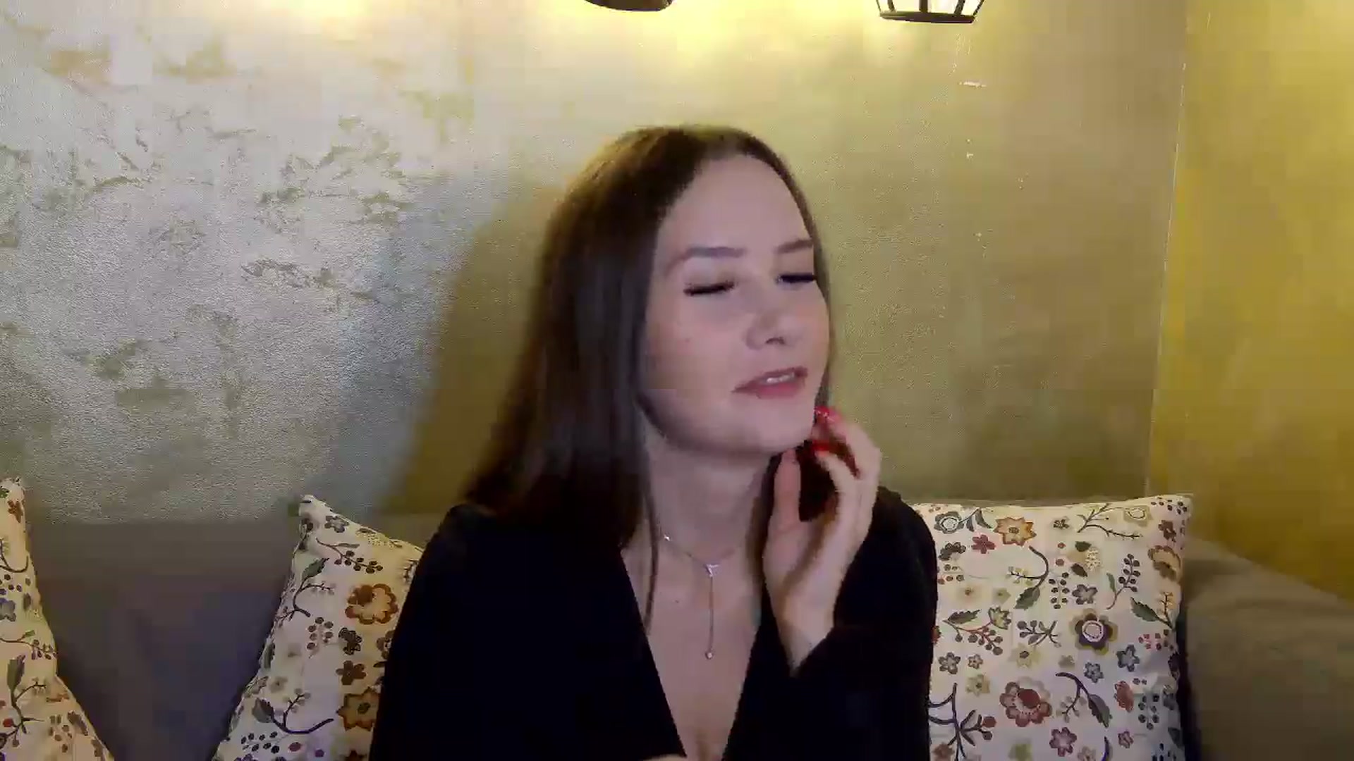 Gallery image thumbnail from Radiance's myfreecams stream on, 11/18/2024, 14:23 image 7 of 20