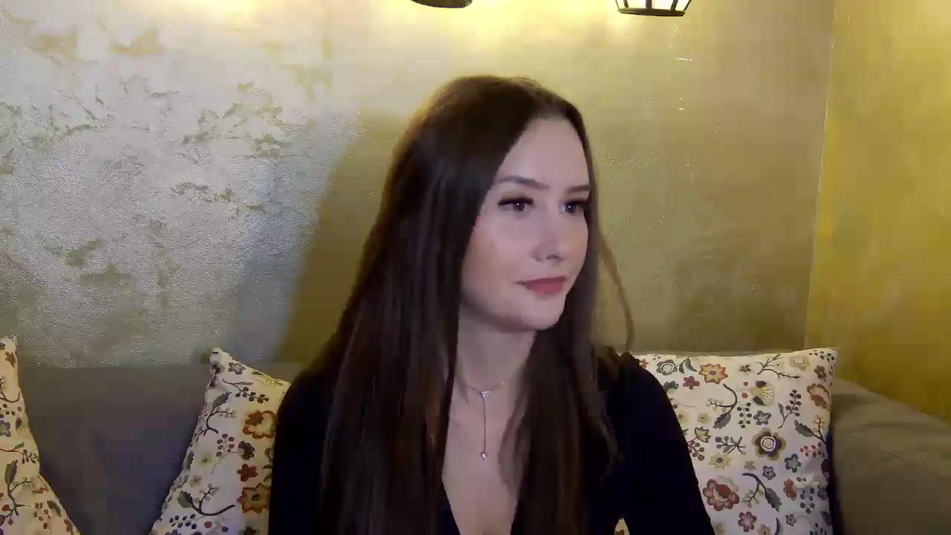 Gallery image thumbnail from Radiance's myfreecams stream on, 11/18/2024, 14:23 image 16 of 20