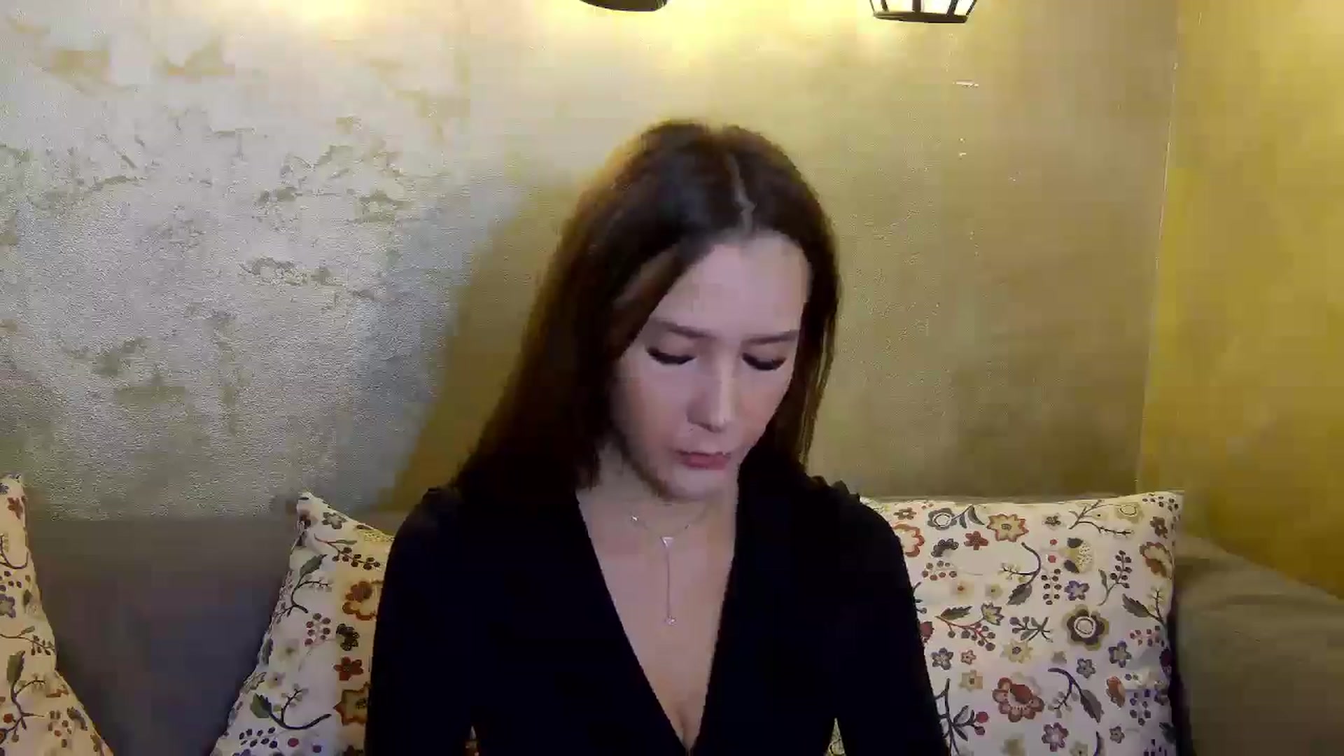 Gallery image thumbnail from Radiance's myfreecams stream on, 11/18/2024, 14:23 image 9 of 20