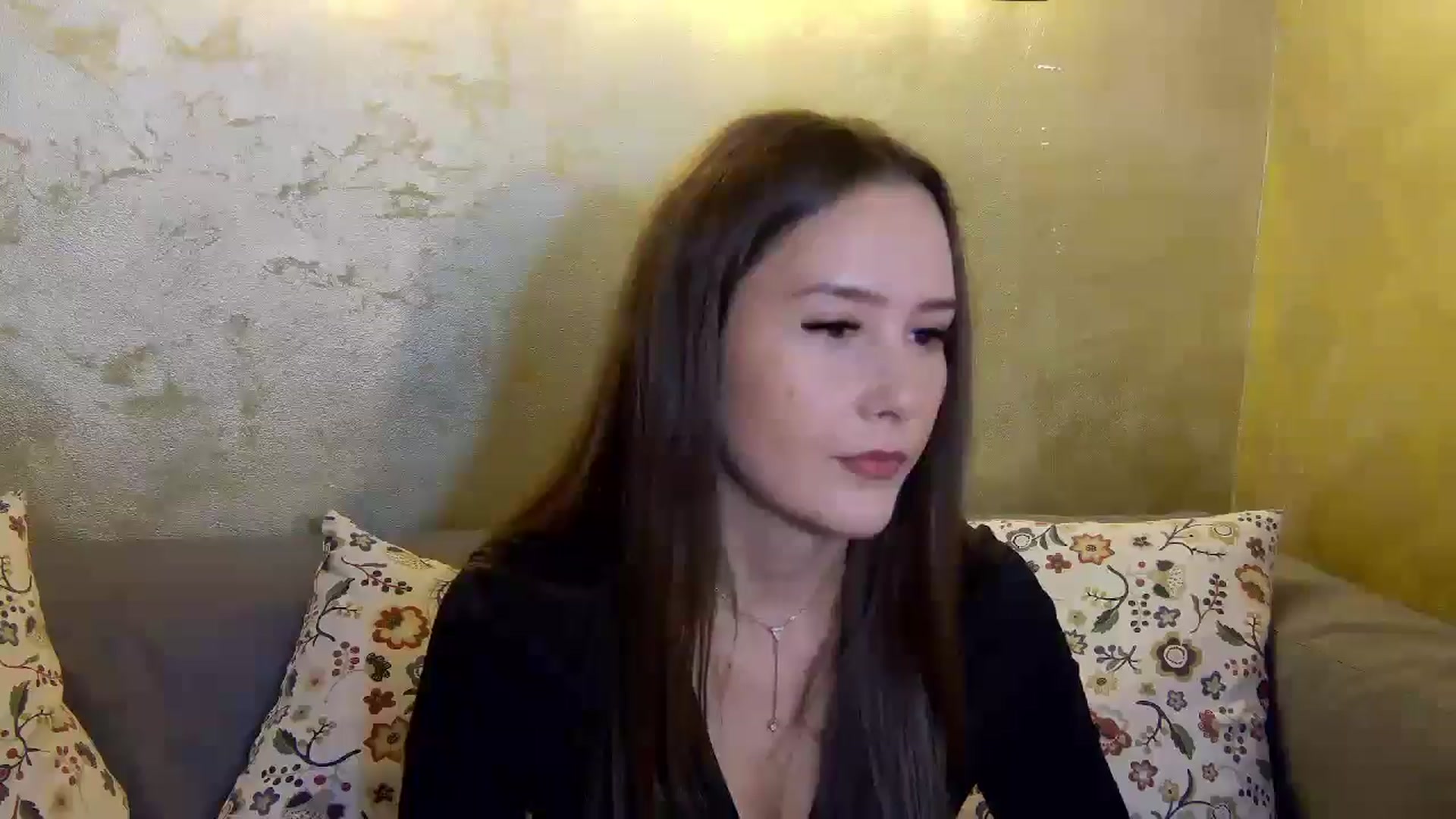 Gallery image thumbnail from Radiance's myfreecams stream on, 11/18/2024, 15:44 image 2 of 20