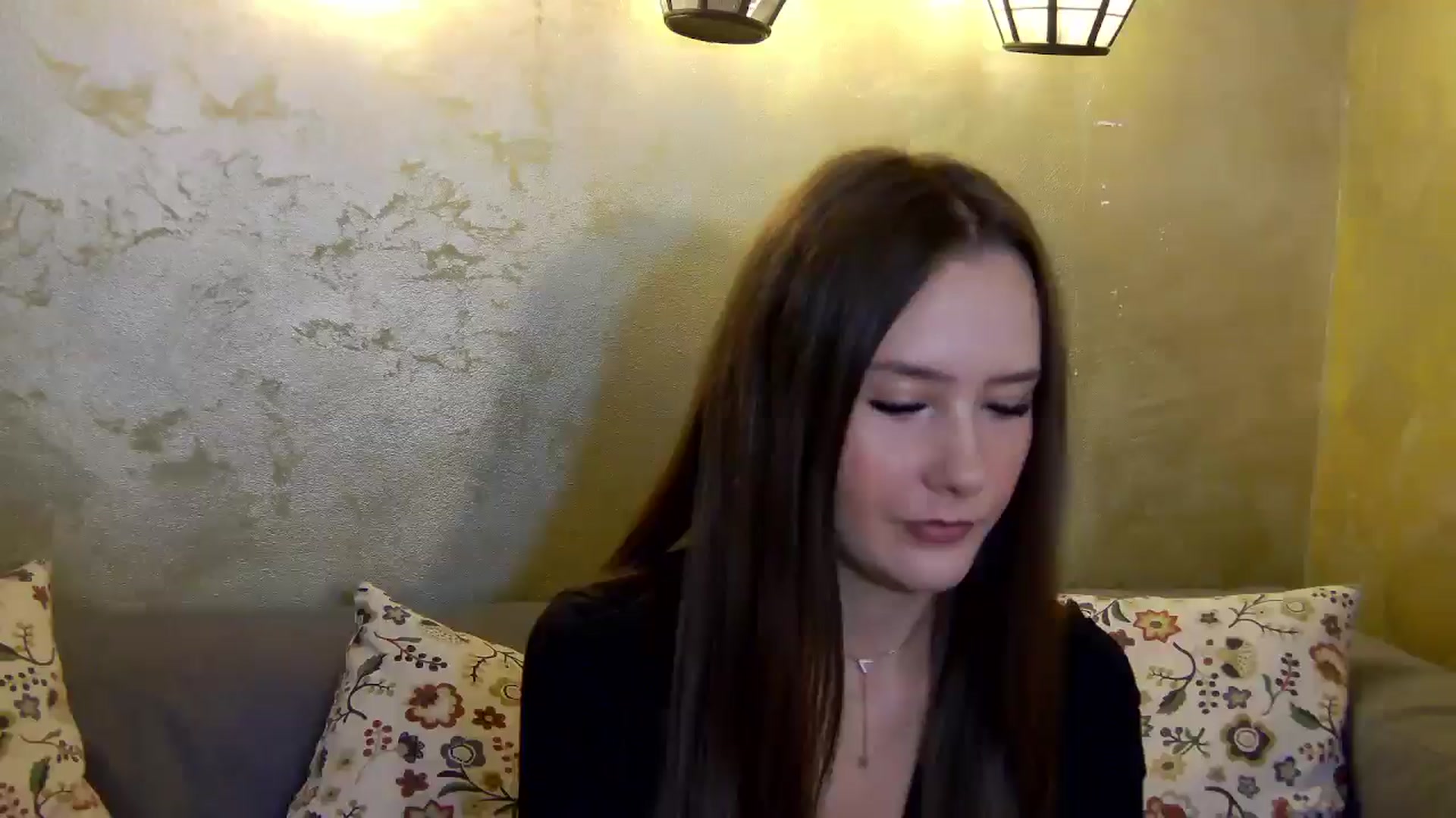 Gallery image thumbnail from Radiance's myfreecams stream on, 11/18/2024, 15:44 image 7 of 20
