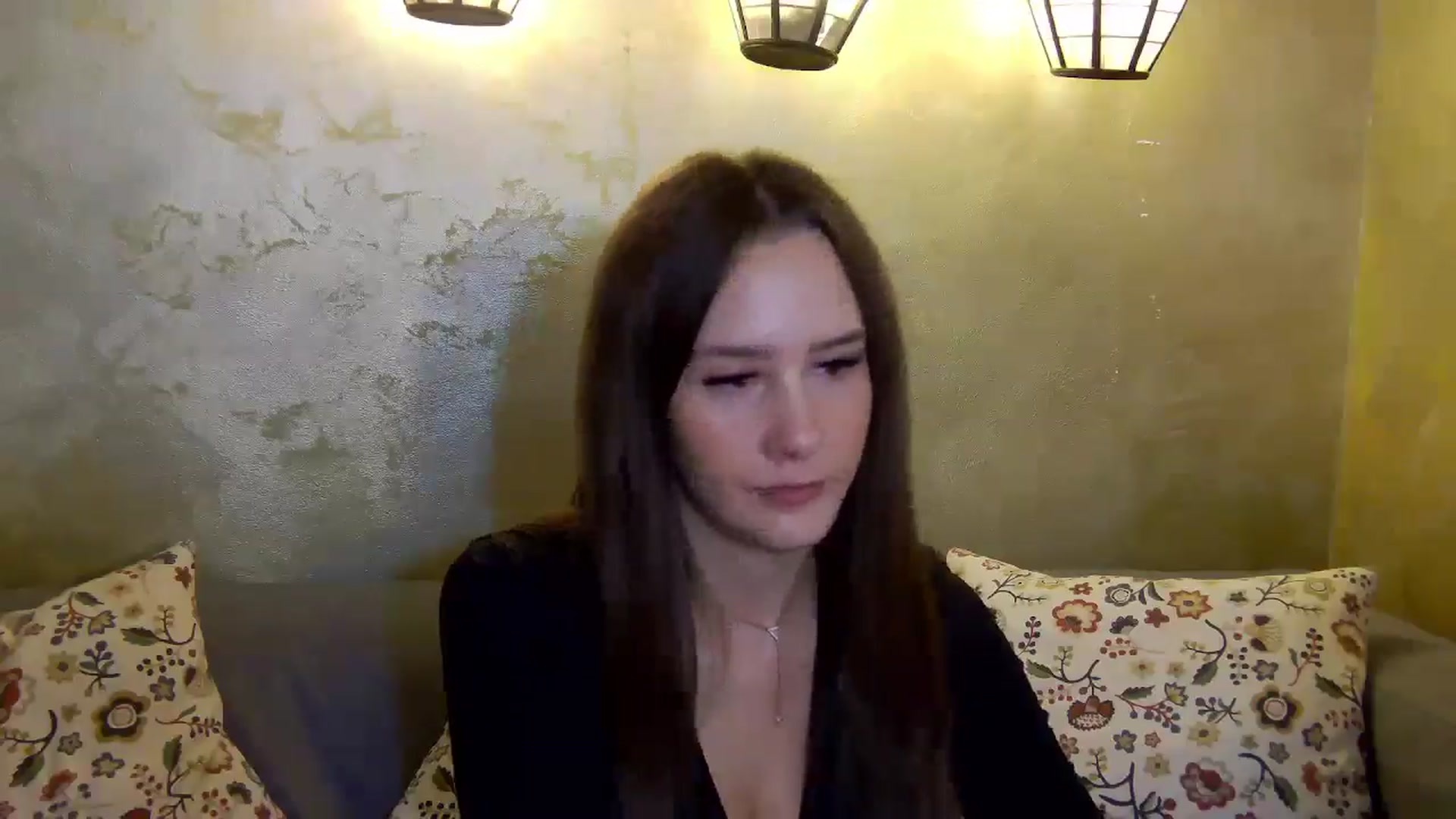 Gallery image thumbnail from Radiance's myfreecams stream on, 11/18/2024, 20:14 image 17 of 20