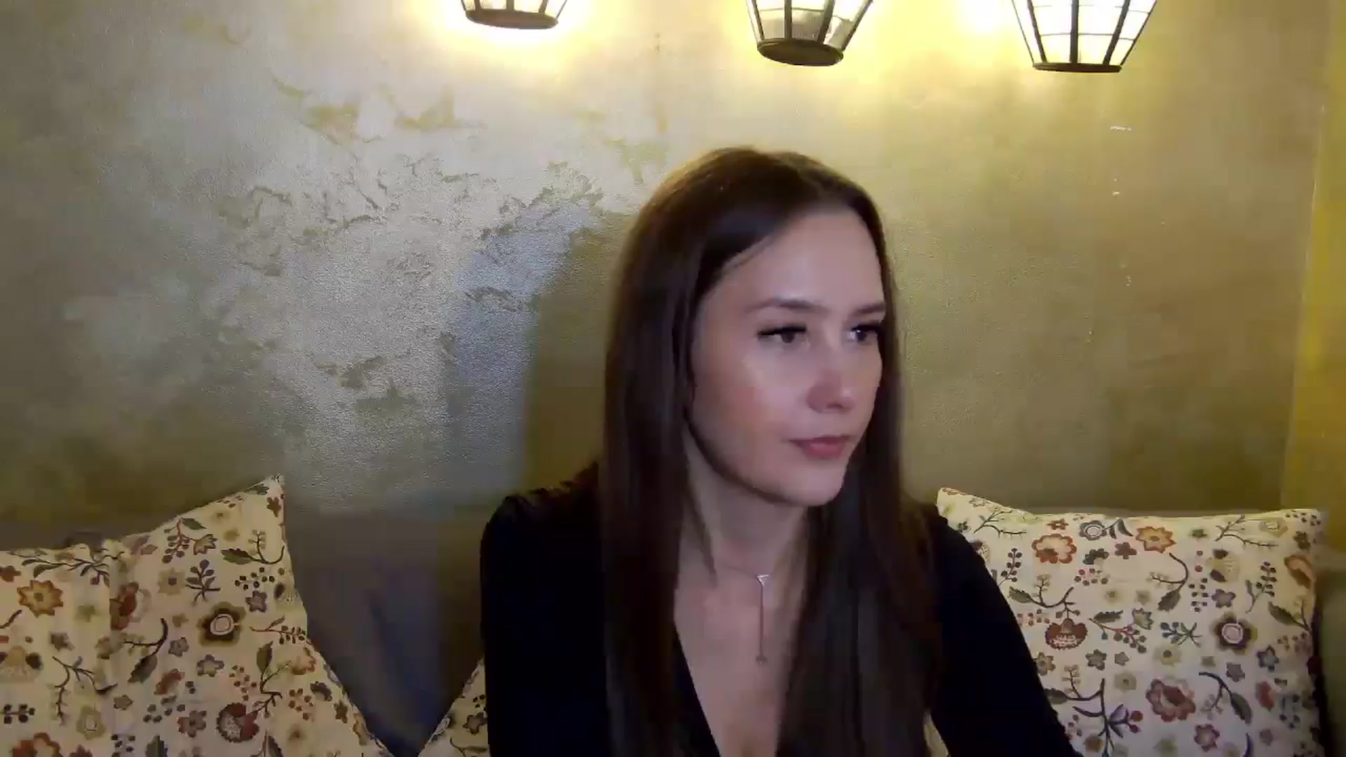 Gallery image thumbnail from Radiance's myfreecams stream on, 11/18/2024, 20:14 image 19 of 20