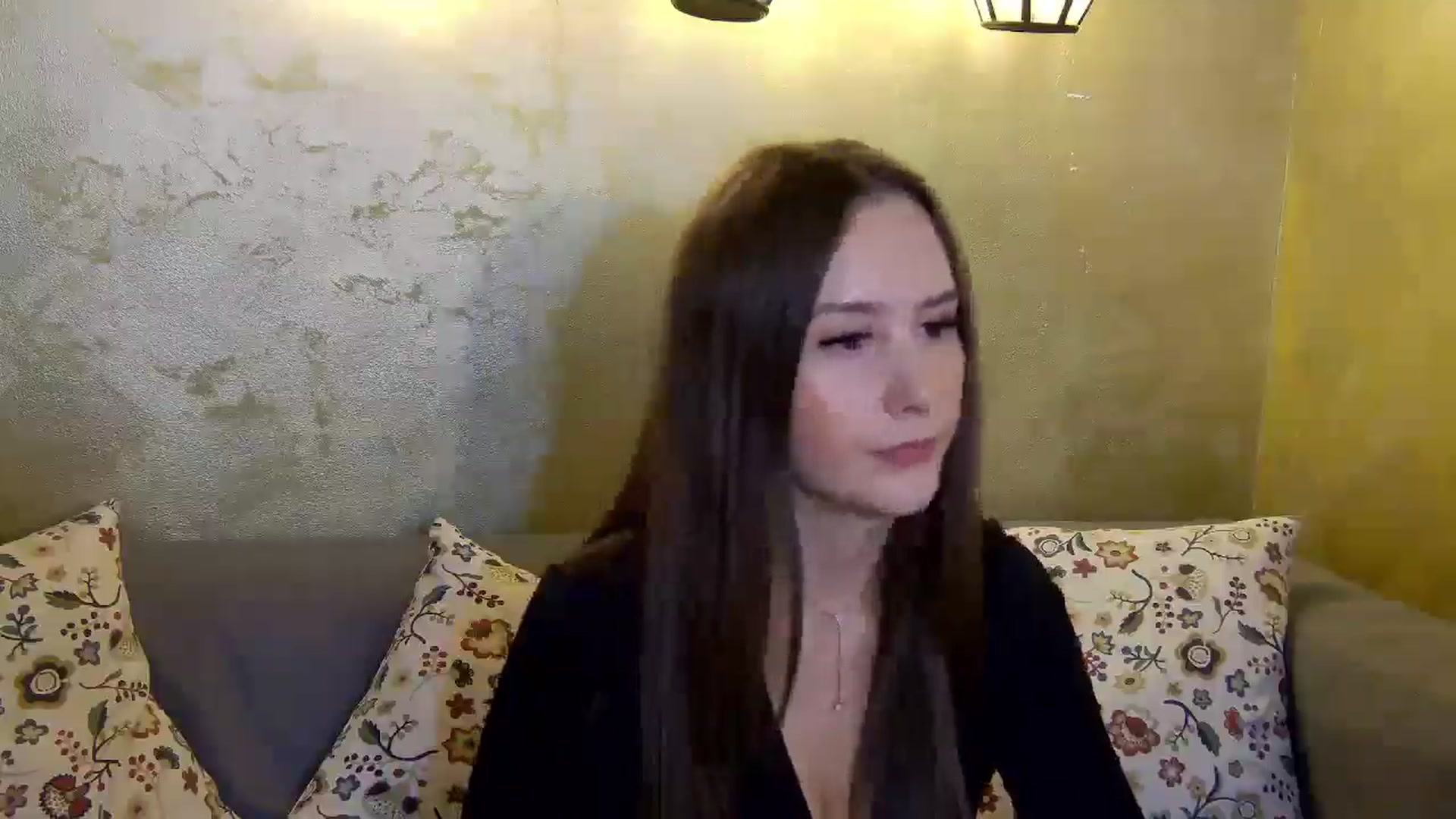 Gallery image thumbnail from Radiance's myfreecams stream on, 11/18/2024, 20:14 image 3 of 20