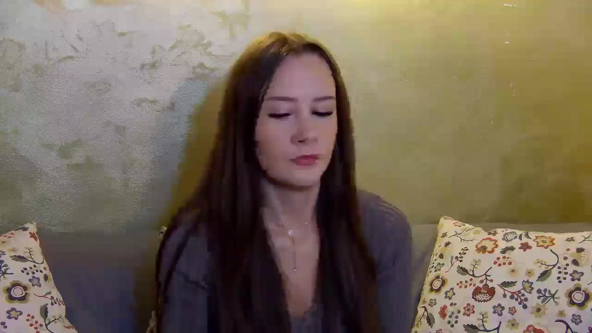 Gallery image thumbnail from Radiance's myfreecams stream on, 11/19/2024, 14:19 image 7 of 20