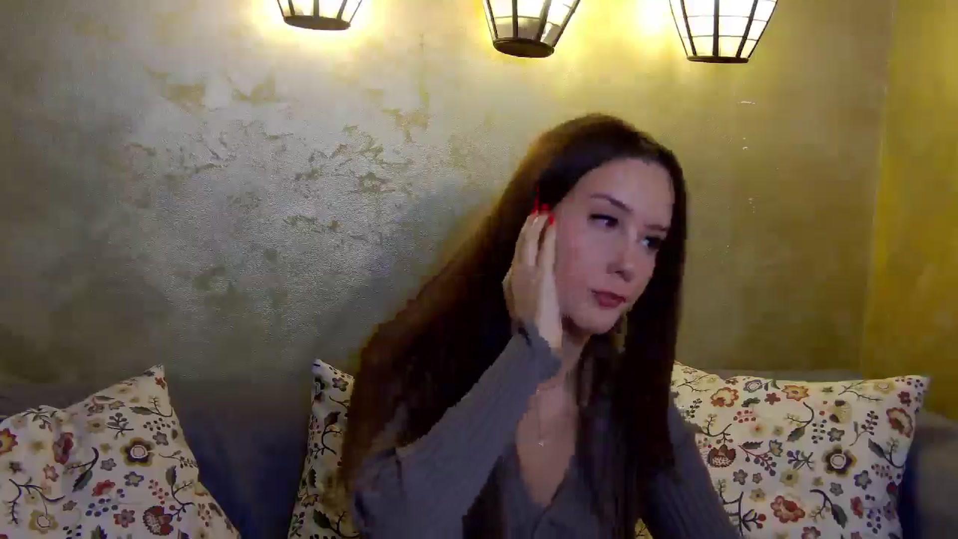 Gallery image thumbnail from Radiance's myfreecams stream on, 11/19/2024, 14:19 image 17 of 20