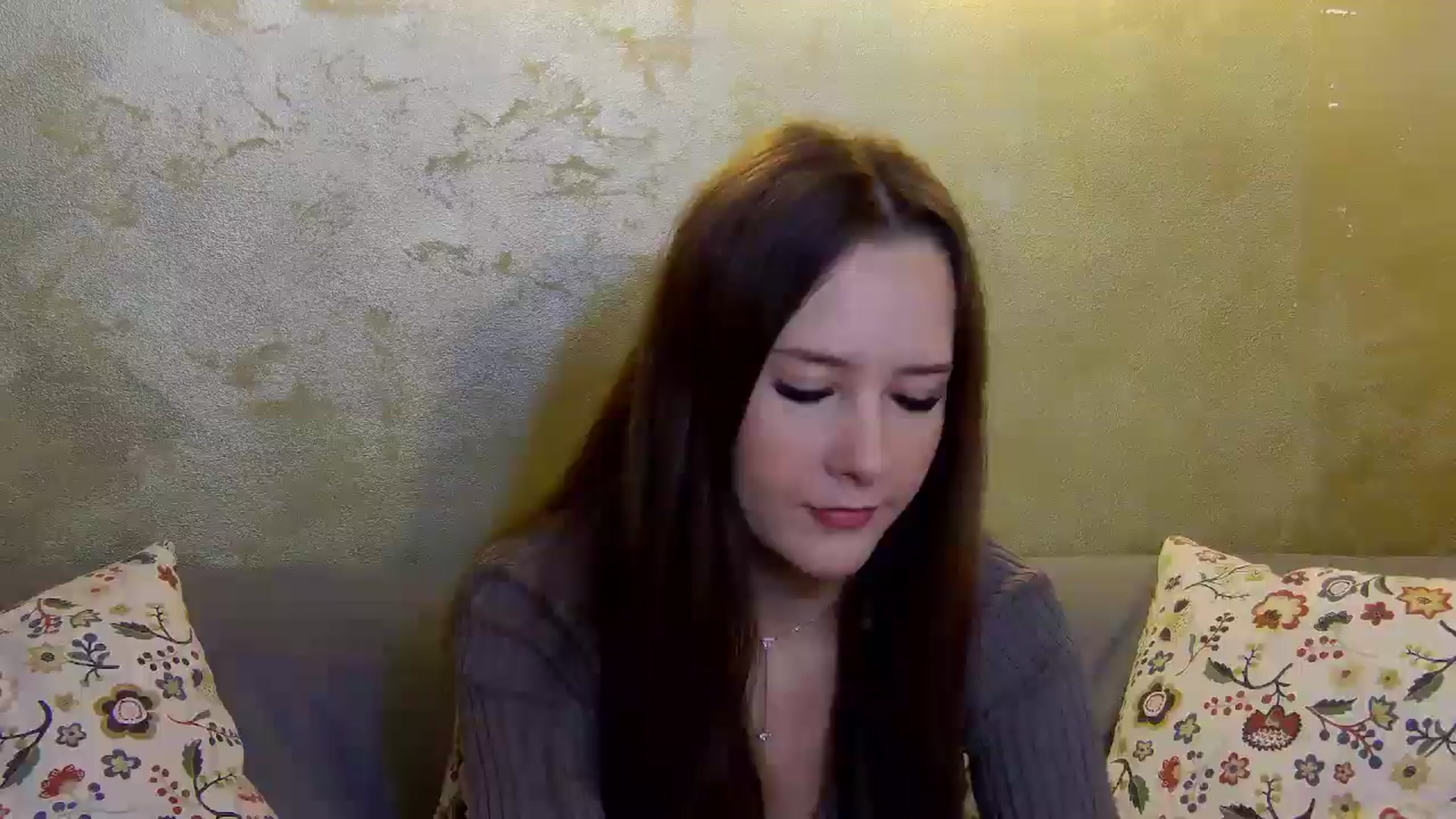 Gallery image thumbnail from Radiance's myfreecams stream on, 11/19/2024, 14:19 image 10 of 20