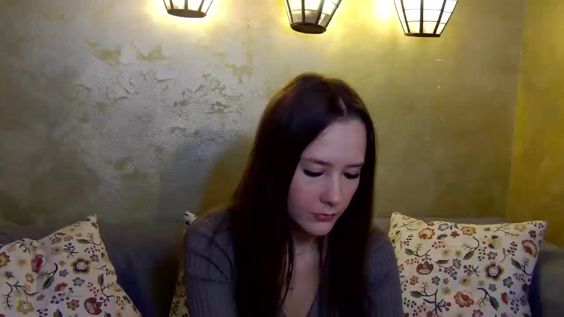 Gallery image thumbnail from Radiance's myfreecams stream on, 11/19/2024, 14:19 image 18 of 20