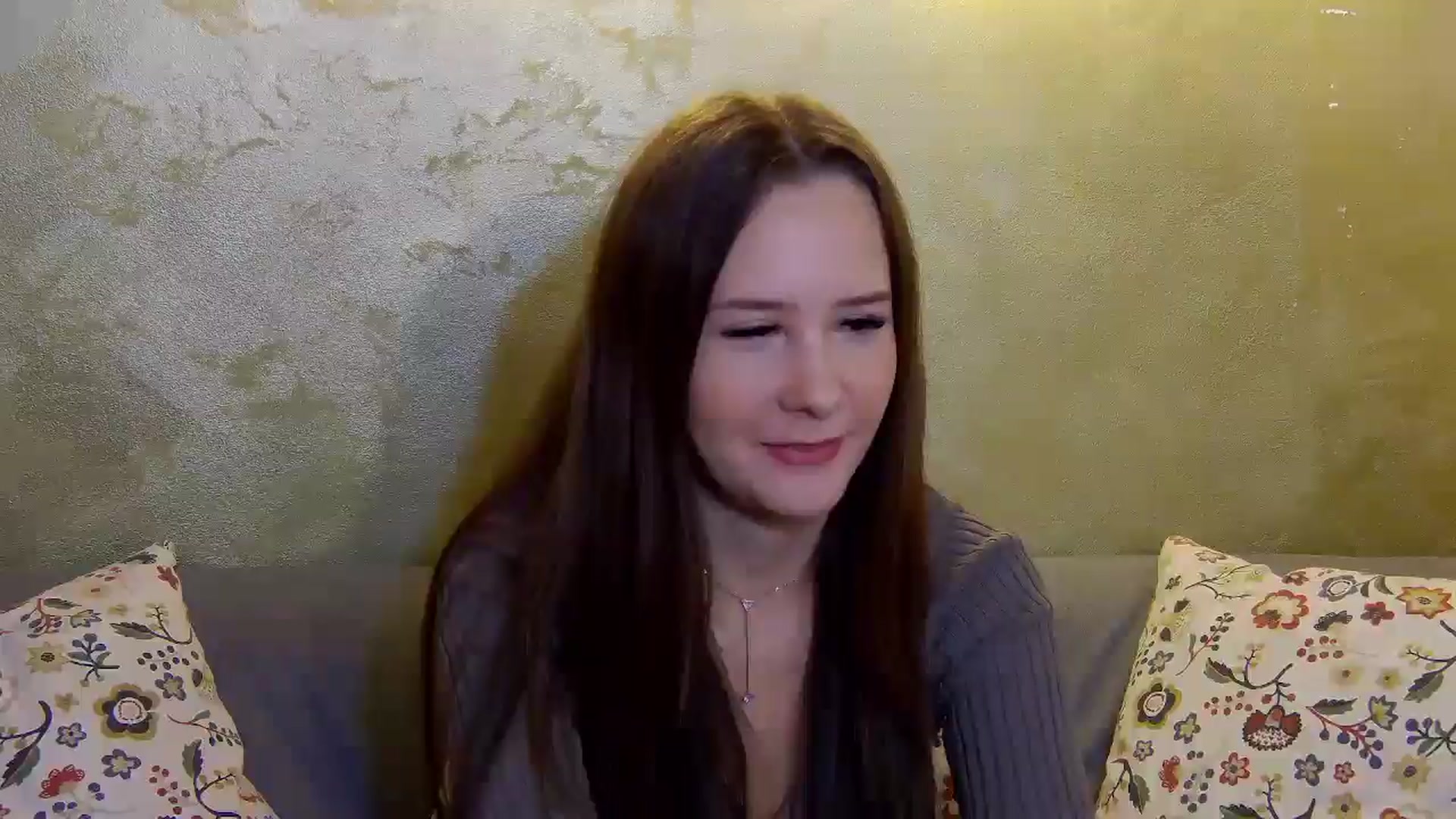 Gallery image thumbnail from Radiance's myfreecams stream on, 11/19/2024, 14:19 image 9 of 20