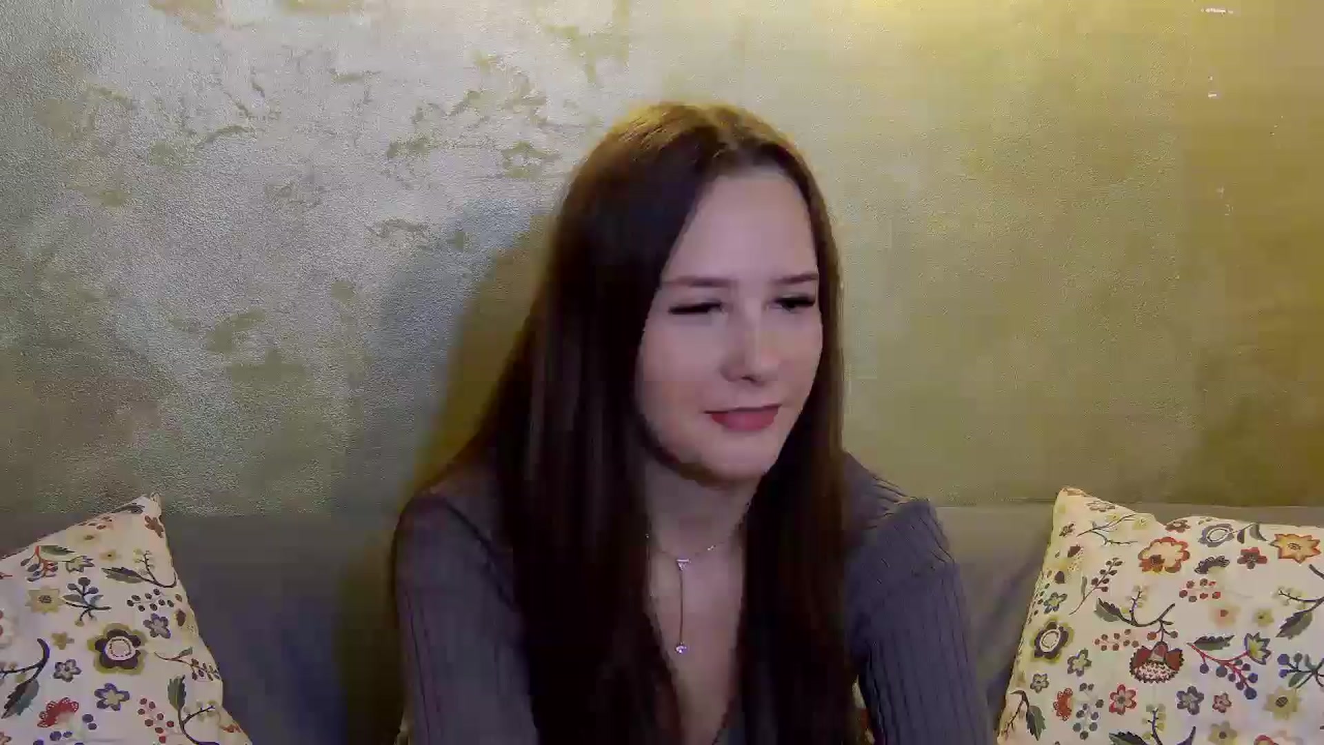 Gallery image thumbnail from Radiance's myfreecams stream on, 11/19/2024, 14:19 image 11 of 20