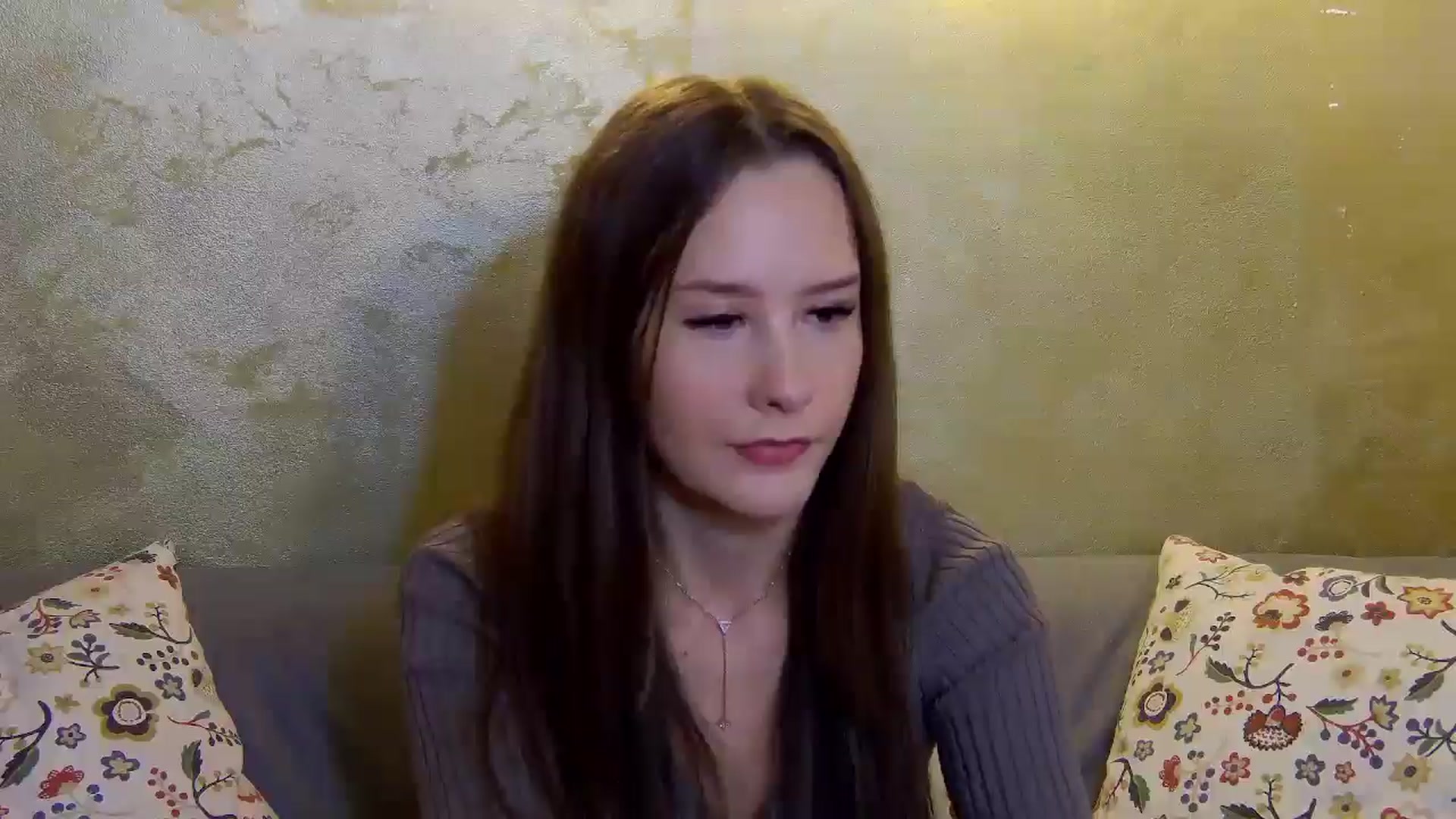 Gallery image thumbnail from Radiance's myfreecams stream on, 11/19/2024, 14:19 image 14 of 20