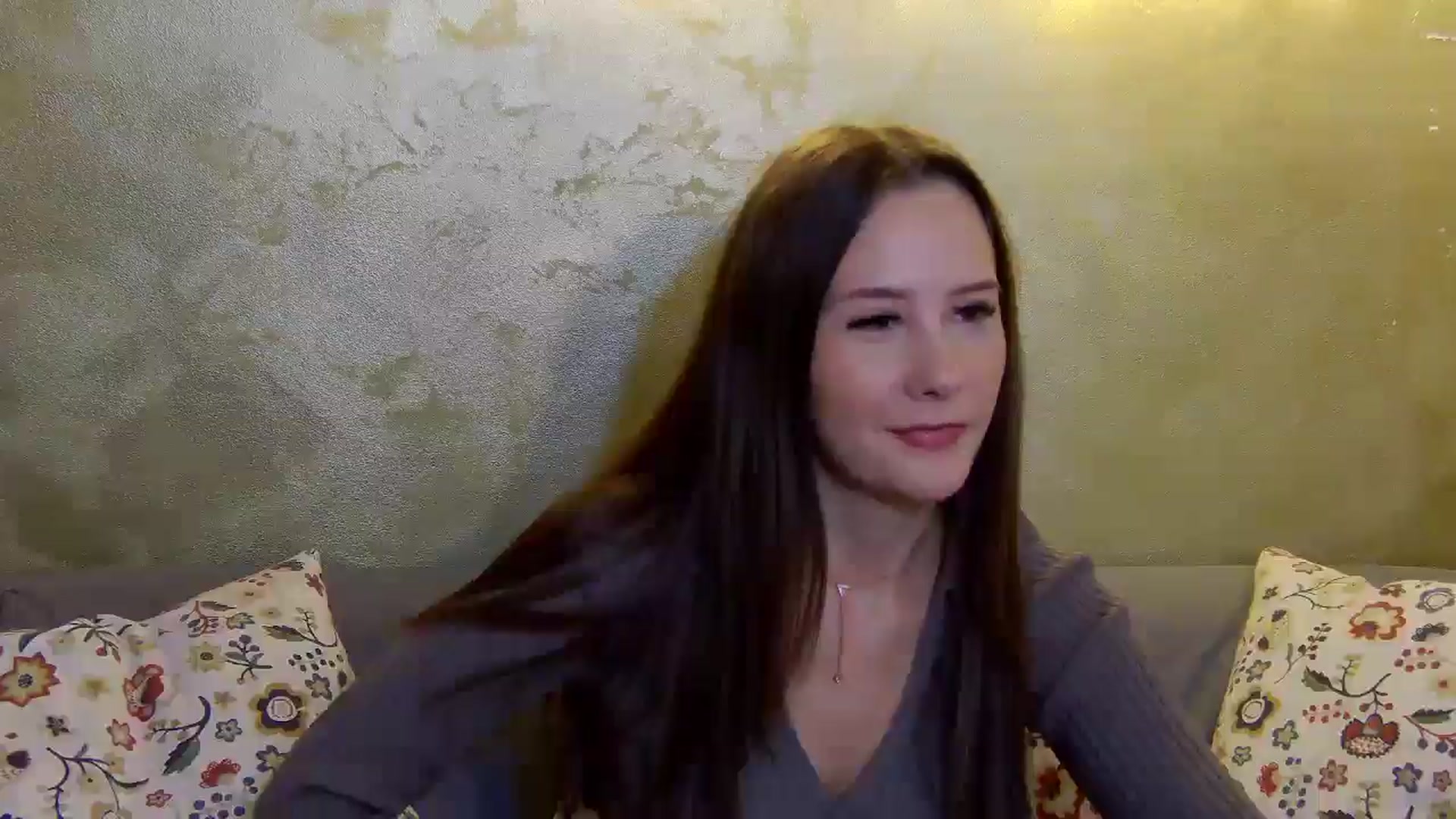 Gallery image thumbnail from Radiance's myfreecams stream on, 11/19/2024, 16:08 image 2 of 20