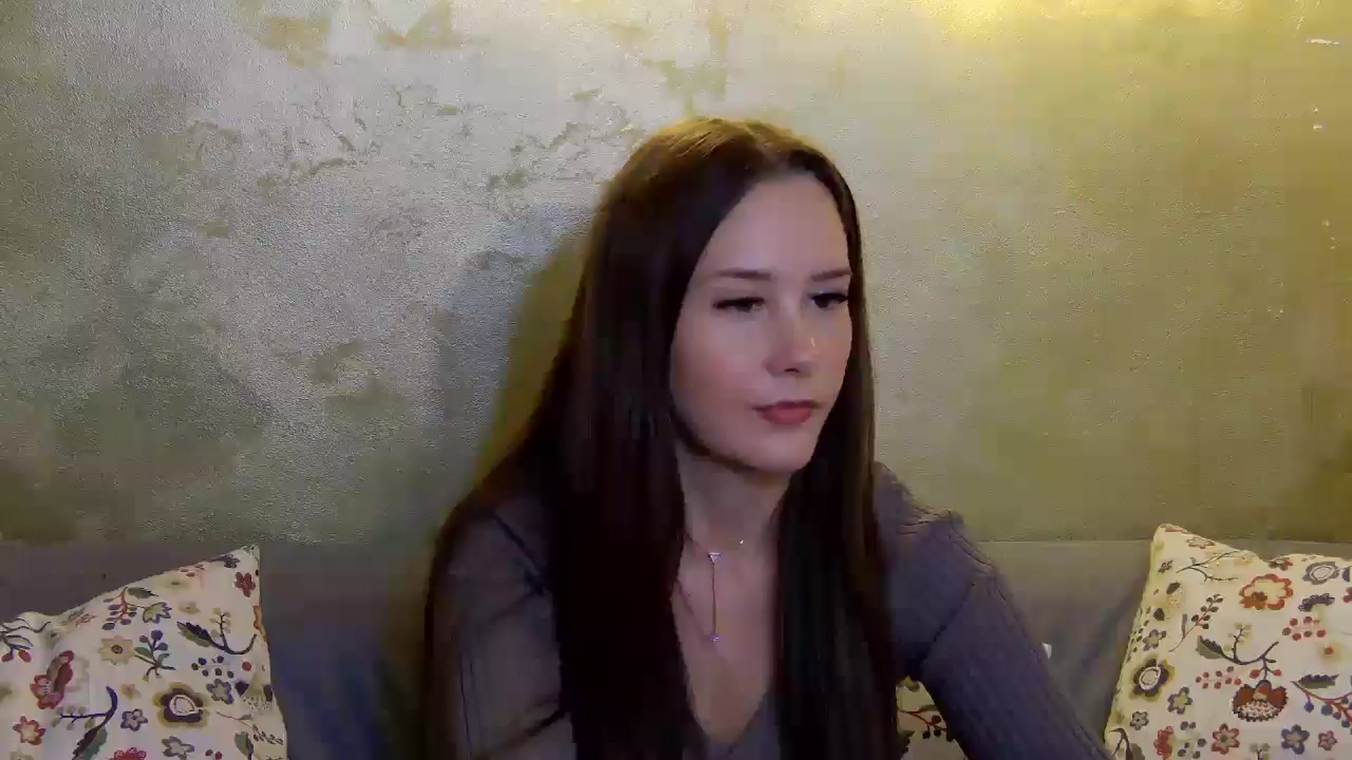 Gallery image thumbnail from Radiance's myfreecams stream on, 11/19/2024, 16:08 image 10 of 20