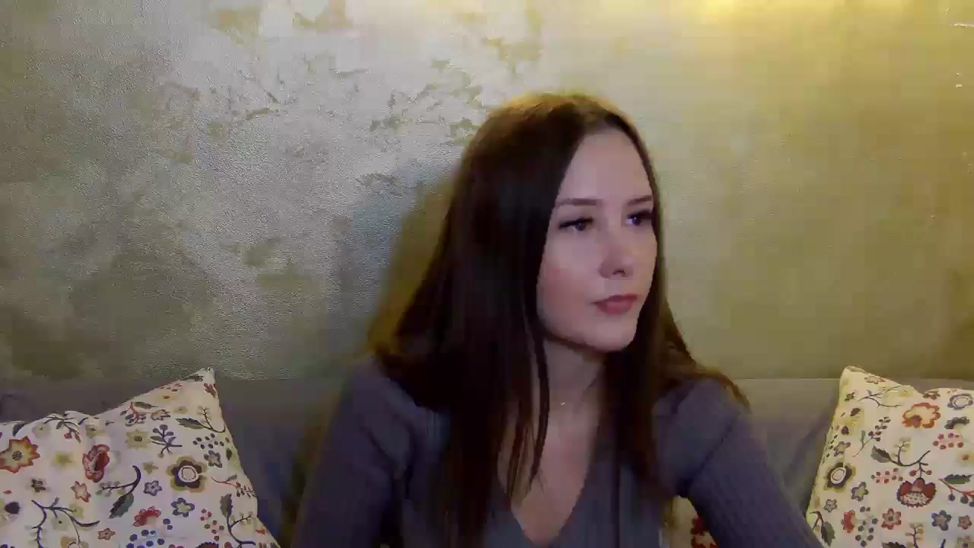 Gallery image thumbnail from Radiance's myfreecams stream on, 11/19/2024, 16:08 image 1 of 20