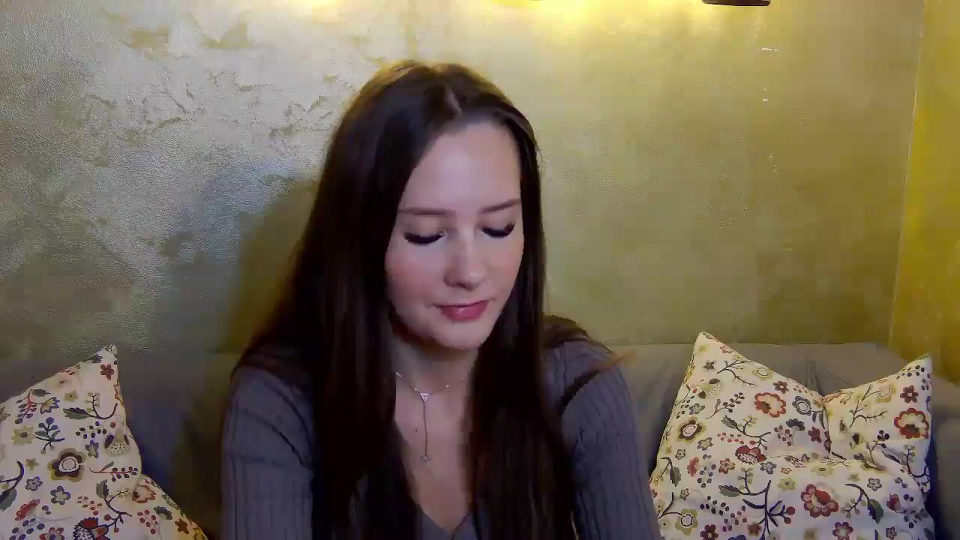 Gallery image thumbnail from Radiance's myfreecams stream on, 11/19/2024, 16:08 image 18 of 20