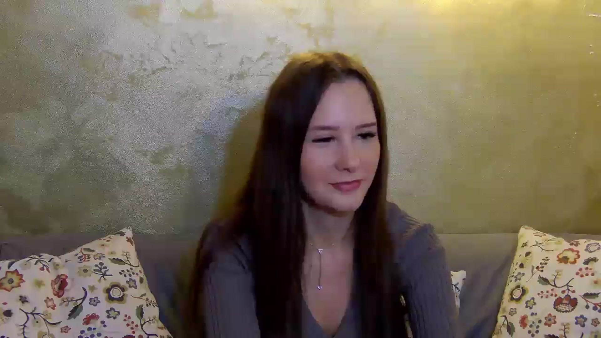 Gallery image thumbnail from Radiance's myfreecams stream on, 11/19/2024, 16:08 image 3 of 20