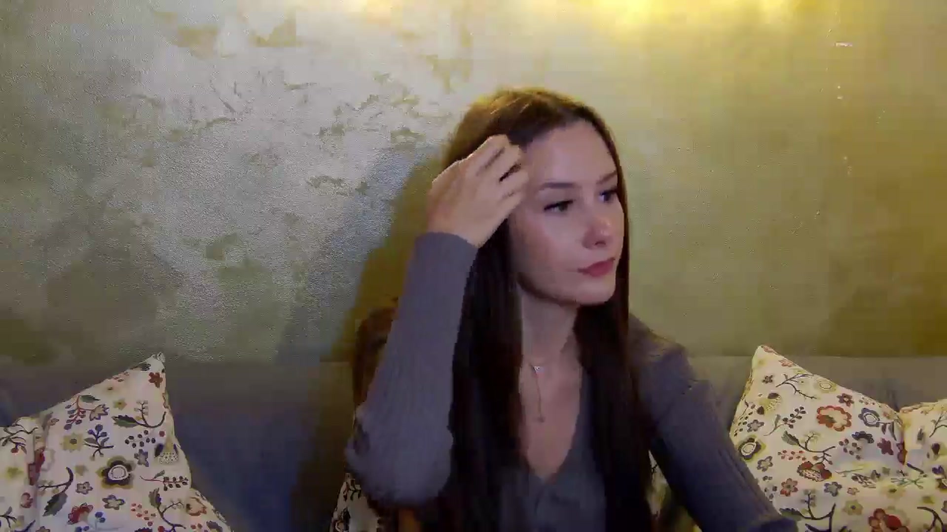 Gallery image thumbnail from Radiance's myfreecams stream on, 11/19/2024, 17:39 image 5 of 20