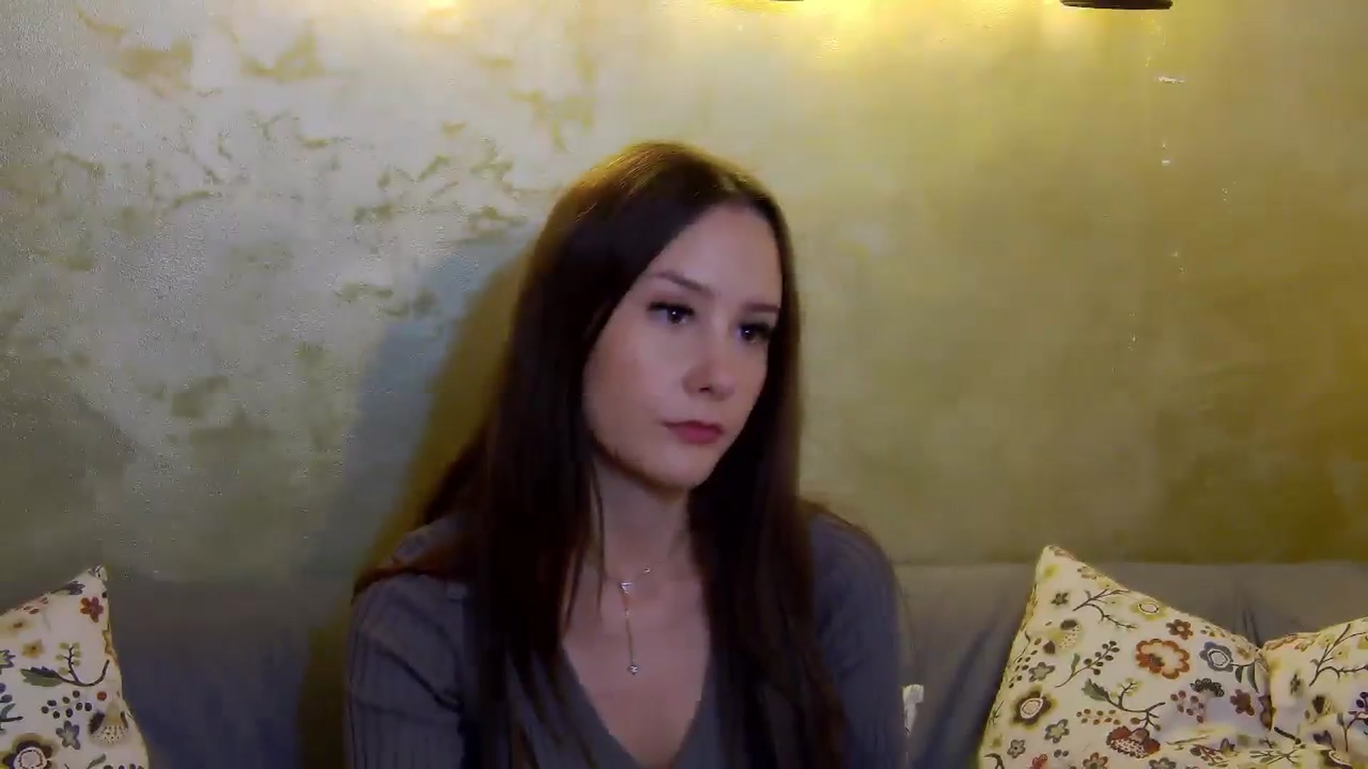 Gallery image thumbnail from Radiance's myfreecams stream on, 11/19/2024, 17:39 image 3 of 20